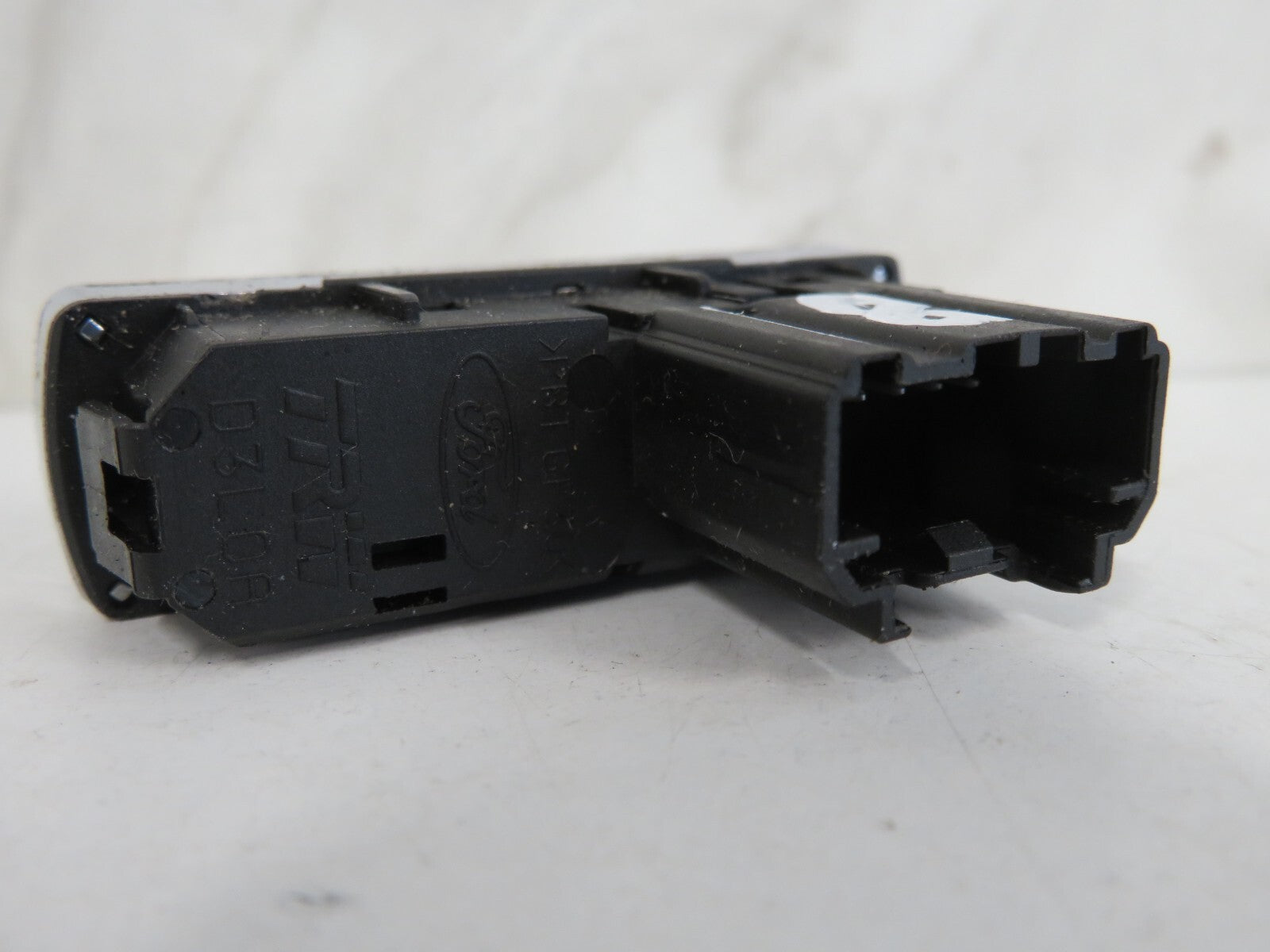 FORD GALAXY MK3 FRONT AND REAR WINDSCREEN DEMIST SWITCHES 2006-2010 A1110-18