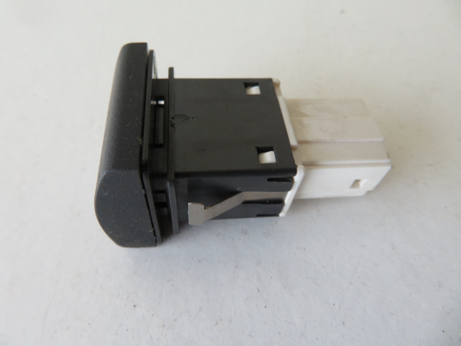 AUDI A3 8P ESP OFF SWITCH 8P0927134B 2003-2008 AMS1417