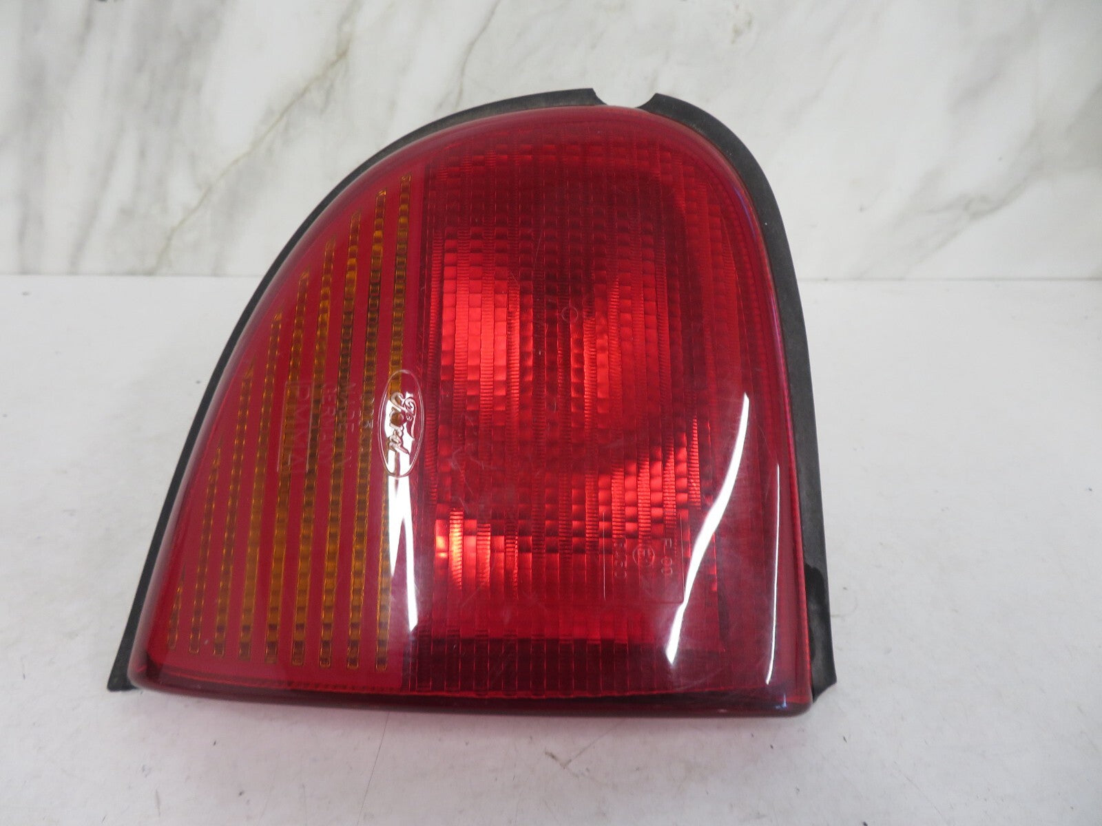 FORD ESCORT NS INNER REAR TAIL LIGHT 1995-2000 MIX1424-7
