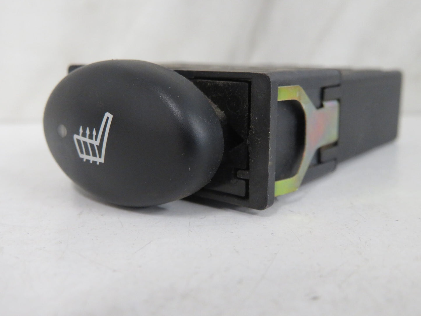 ROVER 75 HEATED SEAT SWITCH YUG101980 1999-2005 MIXA1540-16