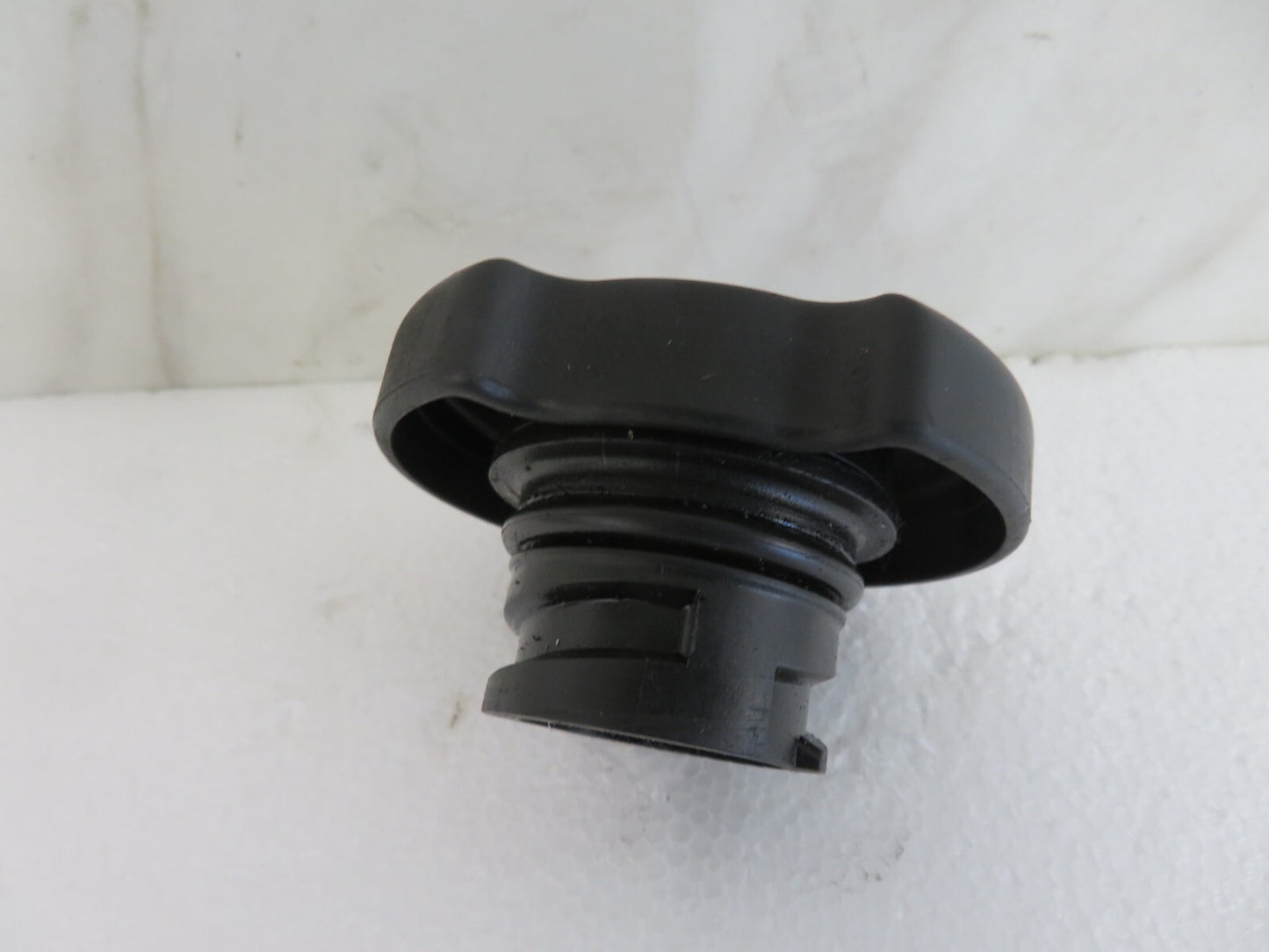 JAGUAR XF 2.7 ENGINE OIL FILLER CAP 2005-2010 A1500-6