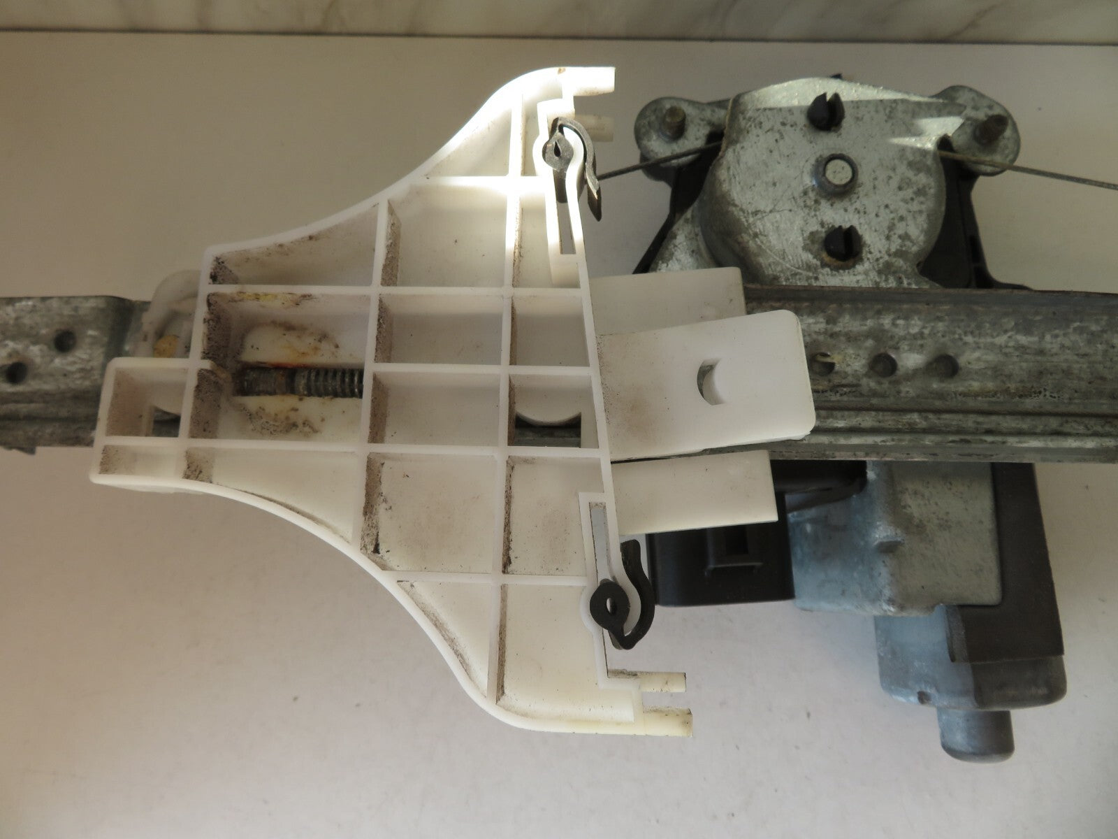 FORD MONDEO MK3 NSR WINDOW REGULATOR WITH MOTOR 2003-2007 MW11