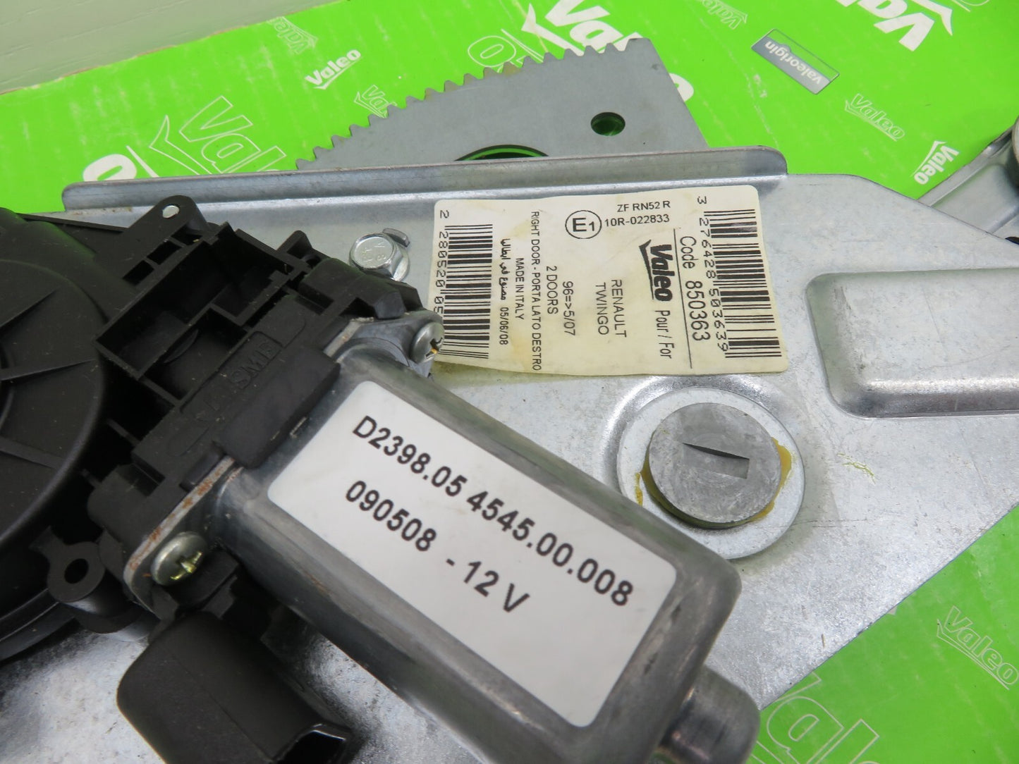 OS DRIVER DOOR WINDOW REGULATOR MOTOR FOR RENAULT TWINGO 1996-2007 VALEO 850363