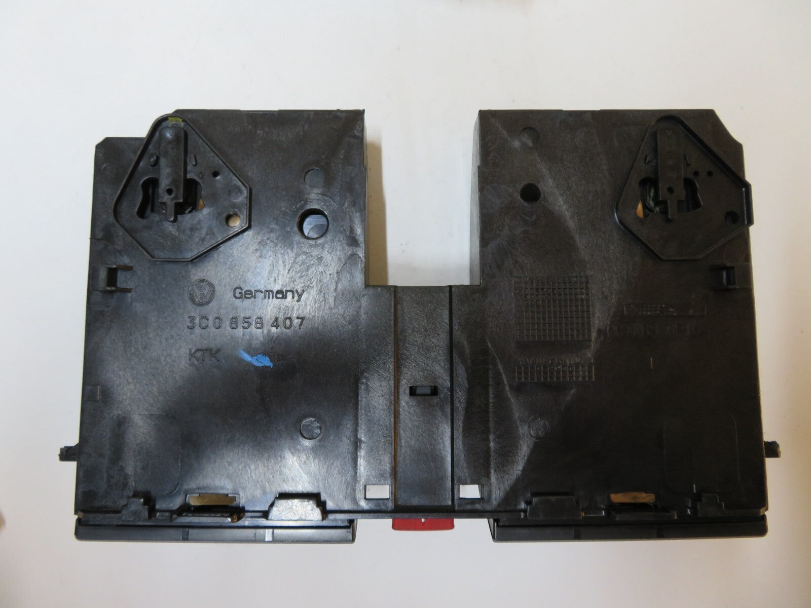 VOLKSWAGEN VW PASSAT B6 STORAGE DIN TRAY HOLDER 2006-2011 MA57