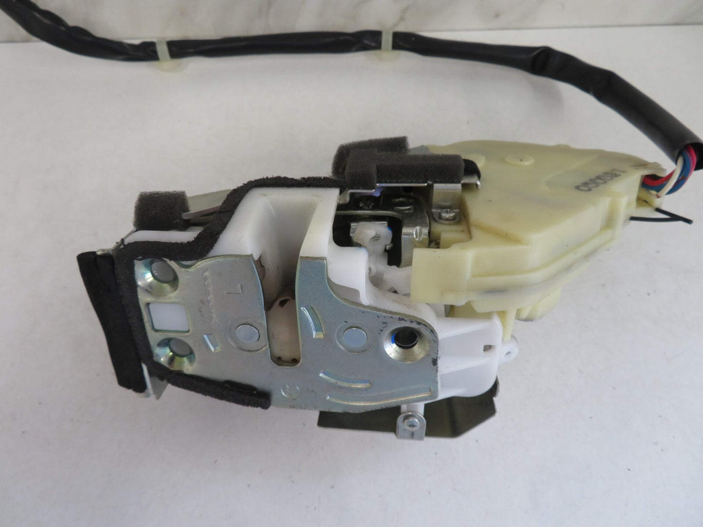 HONDA JAZZ NSF DOOR LOCK CATCH 2002-2008 AM1204-3