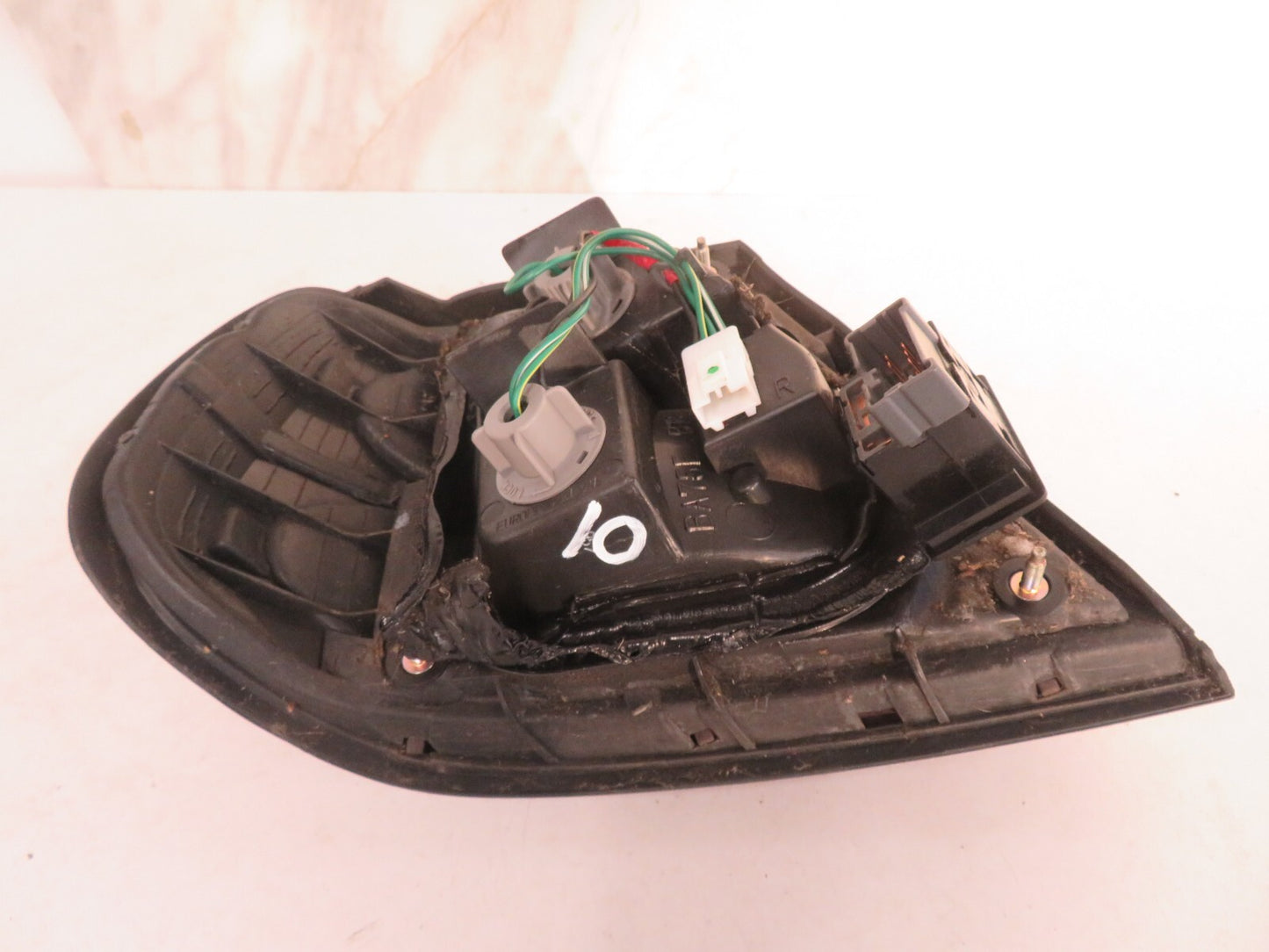 NISSAN ALMERA OS DRIVER REAR OUTER TAIL LIGHT 1998-2000 1624-10