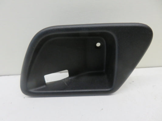 LAND ROVER FREELANDER 1 NS PASSENGER DOOR HANDLE SURROUND TRIM 2004-2006 1734-12