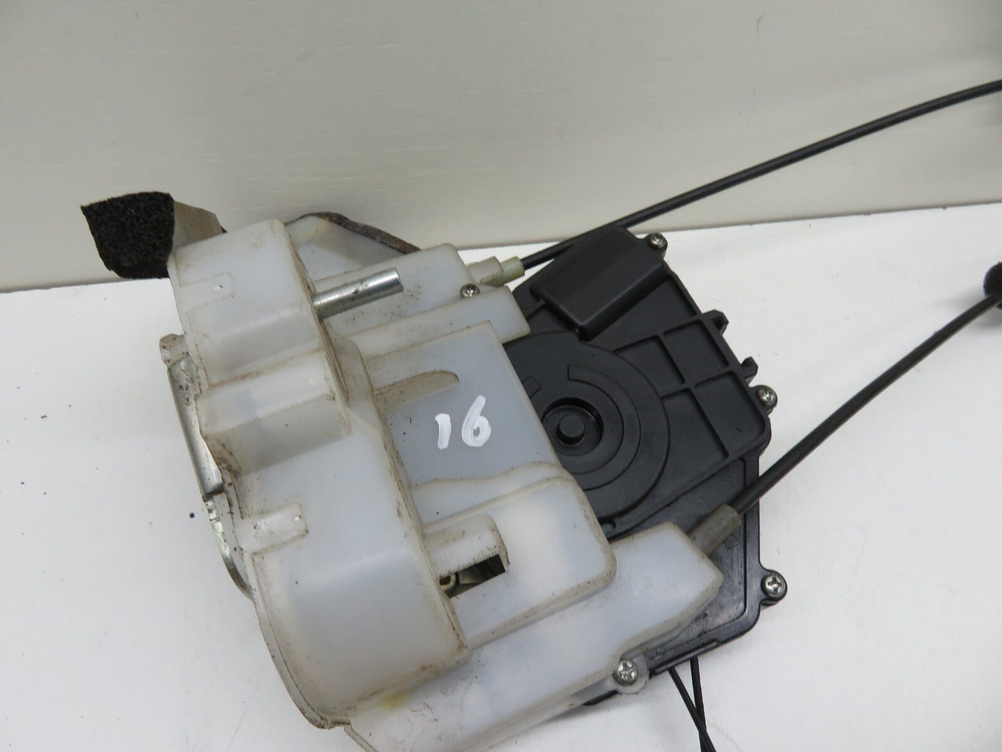 SUBARU FORESTER OSR RIGHT REAR DOOR LOCK CATCH 2008-2013 A601-16