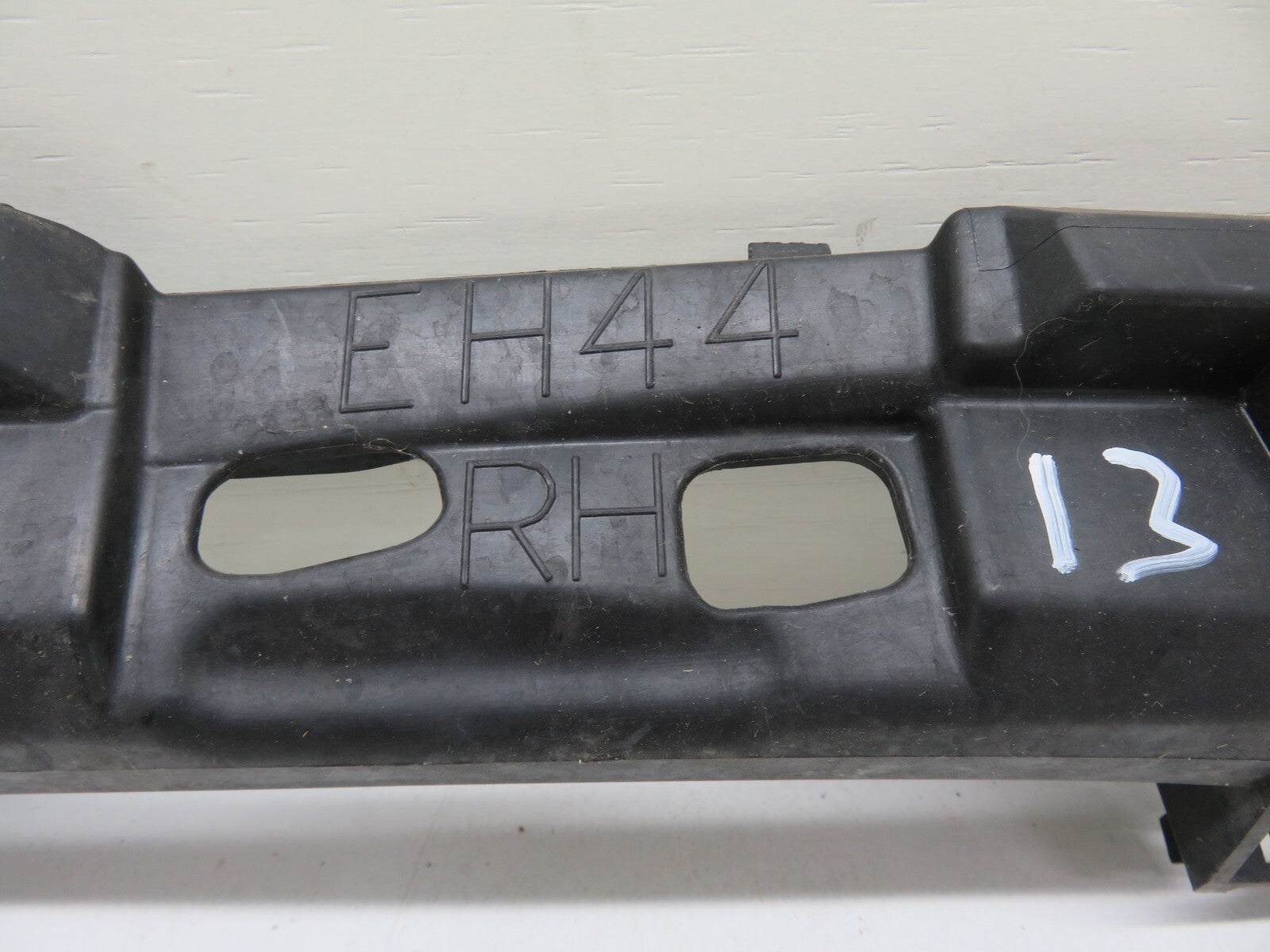 MAZDA CX7 OS DRIVER RIGHT FRONT BUMPER BRACKET EH4450151 2008-2012 1414-13