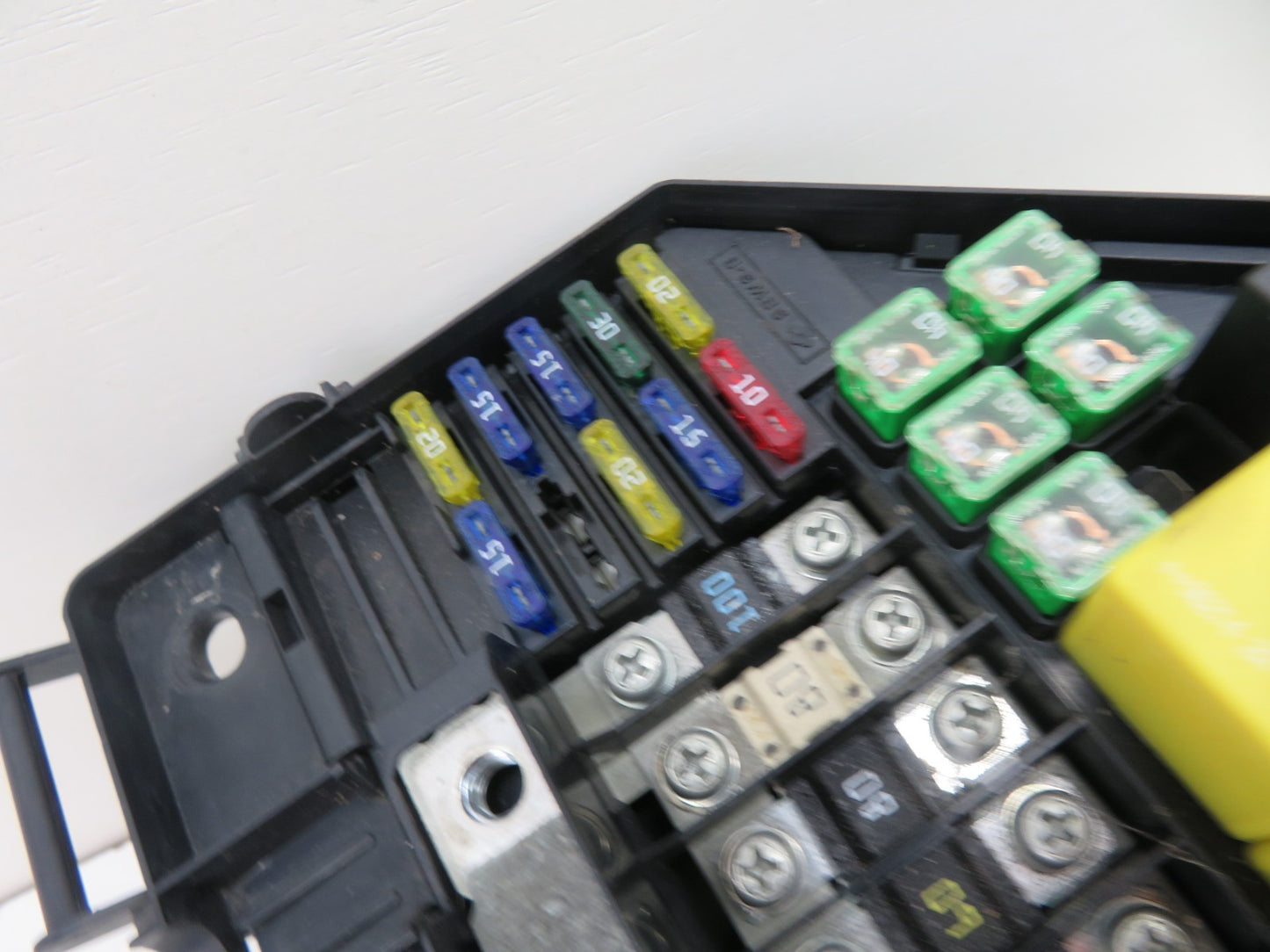 LAND ROVER FREELANDER 1 ENGINE BAY FUSE BOX 2004-2006 1672-3