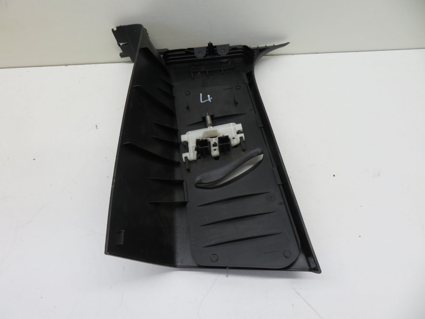 FORD FOCUS ST 225 OS DRIVER B PILLAR TRIM 4M51-B24582-A 2006-2010 1232-4