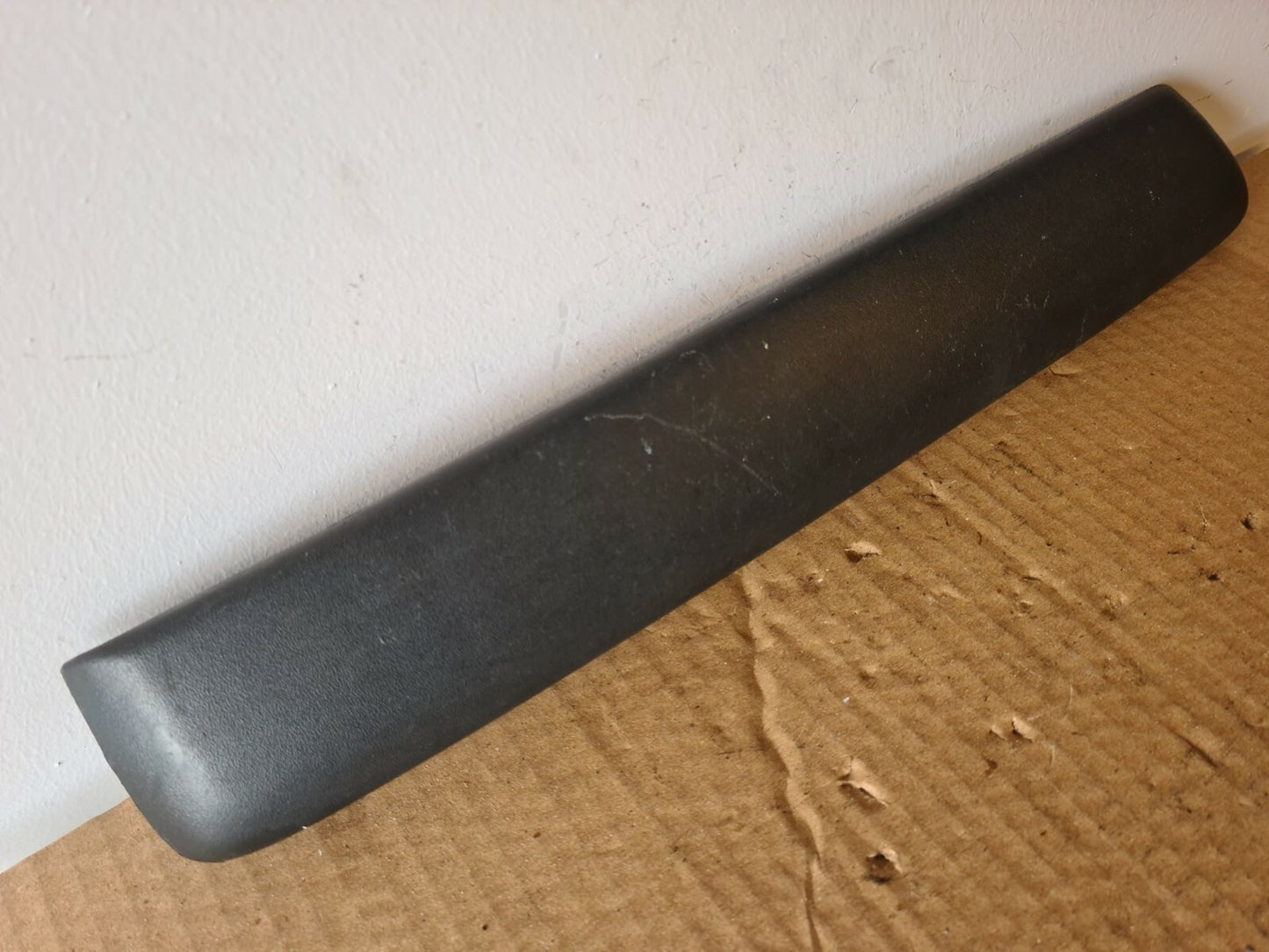 FORD FOCUS MK2 NS FRONT BUMPER TRIM 2004-2007 A34 NO2