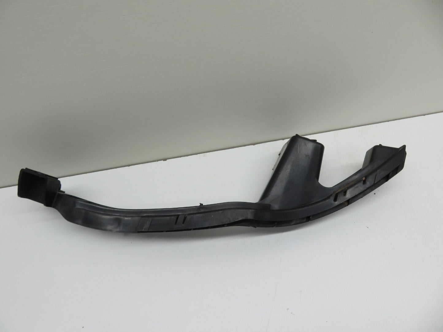 VOLKSWAGEN VW EOS NS PASSENGER SIDE BUMPER GUIDE 1Q0807889 2006-2010 1701-2