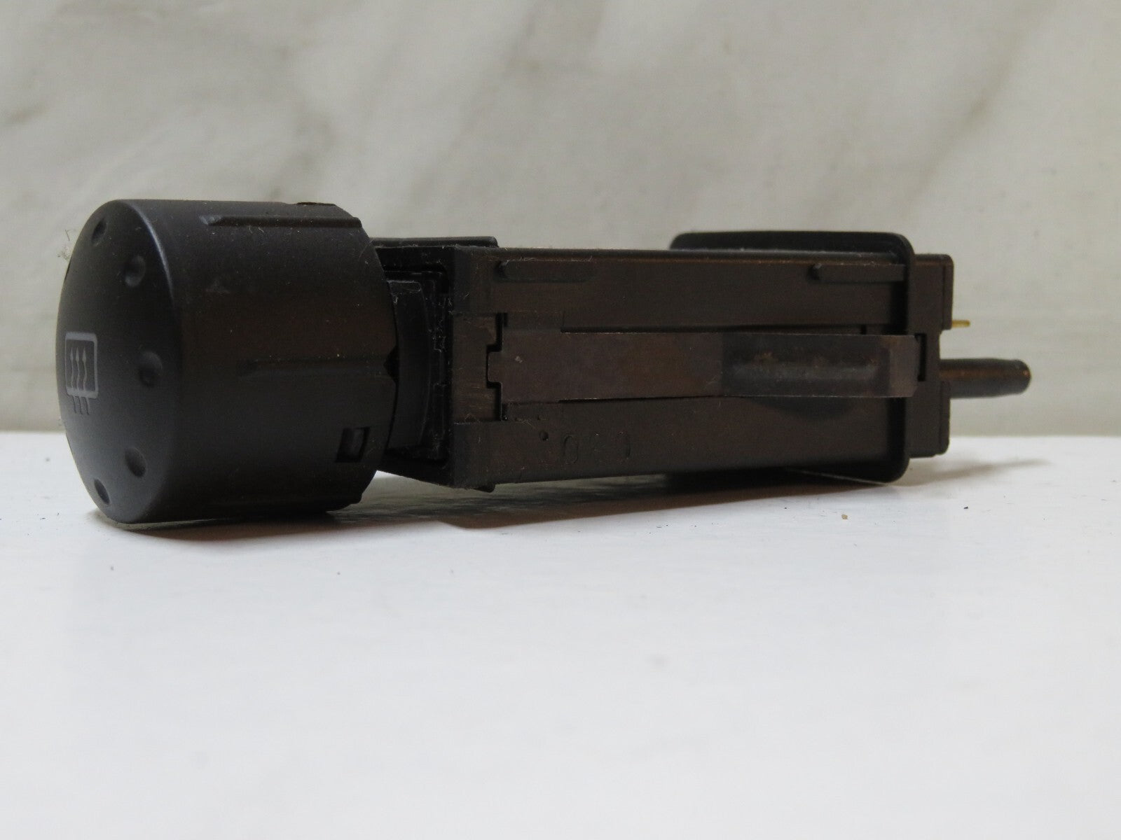 AUDI TT MK1 REAR WINDOW DEMISTER SWITCH 8N0941503B 1998-2004 B6-4