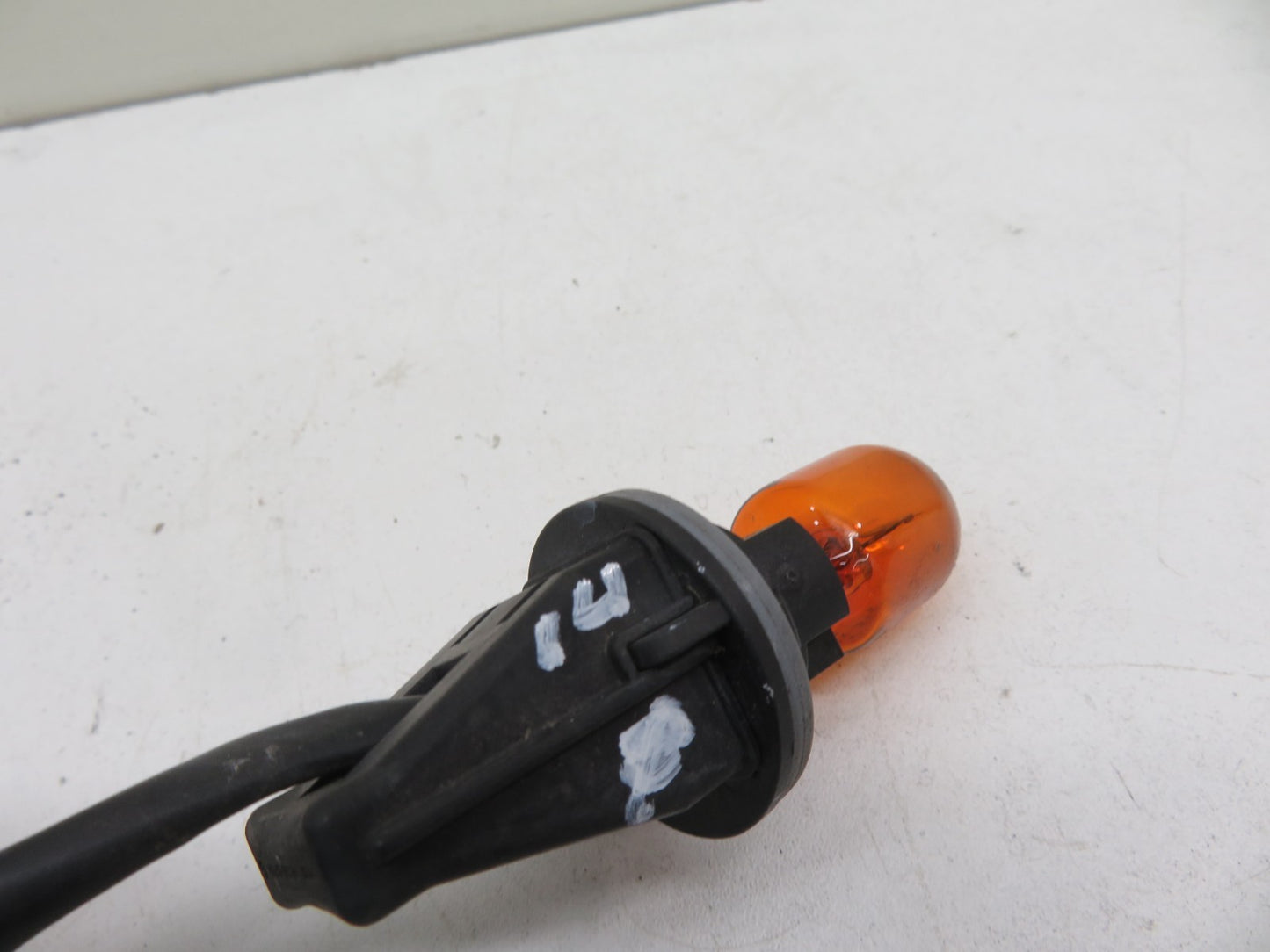 VAUXHALL MOKKA INDICATOR BULB HOLDER CUT LOOM 2012-2016 1147-14