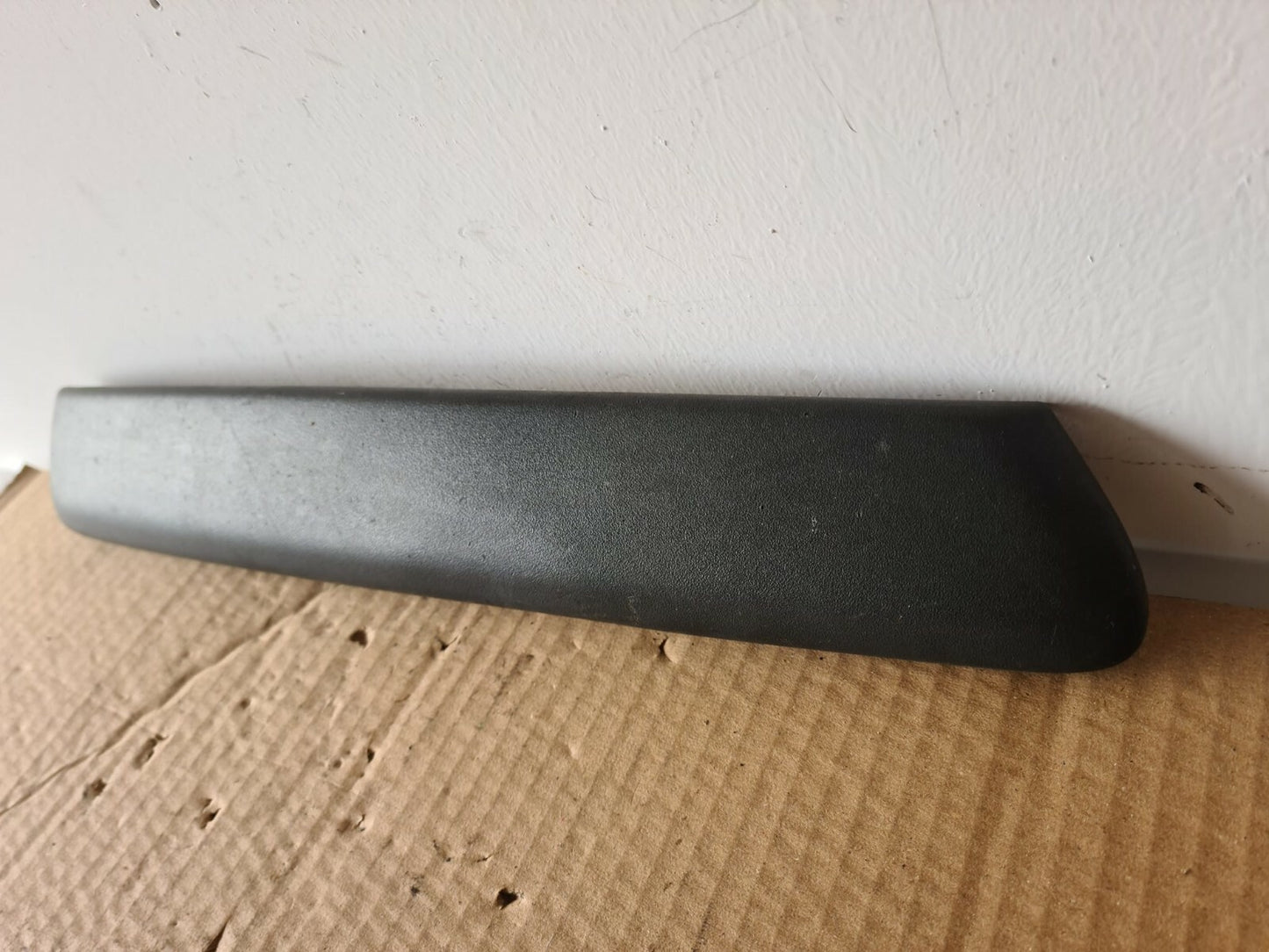 FORD FOCUS MK2 NS FRONT BUMPER TRIM 2004-2007 A34 NO2