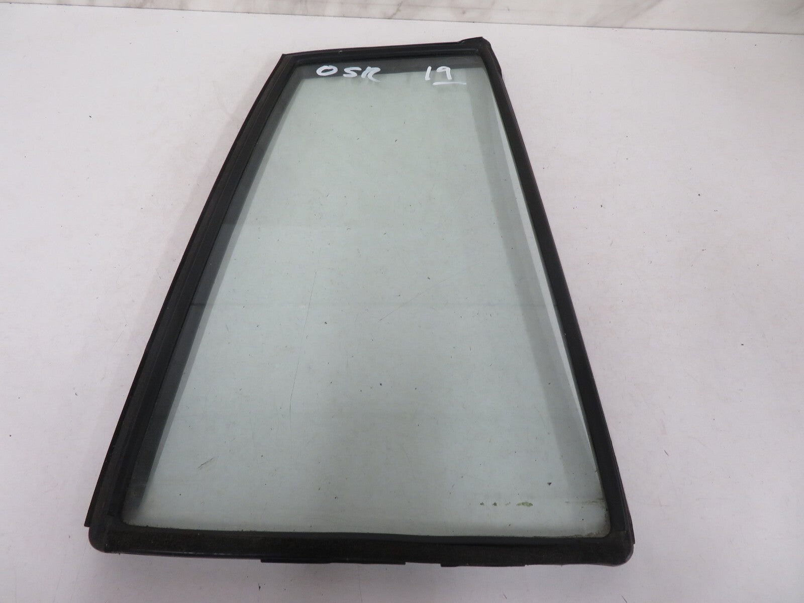 DAIHATSU CHARADE OSR WINDOW GLASS 2003-2006 1424-19