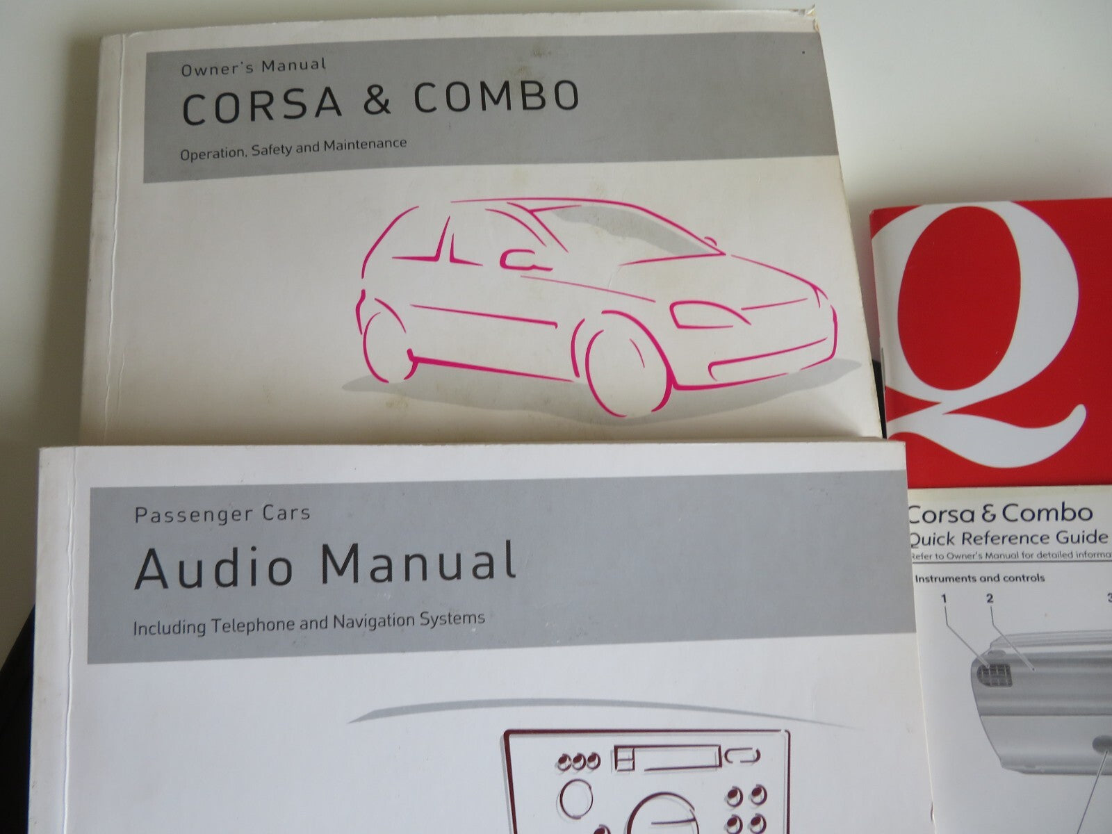 VAUXHALL CORSA C OWNERS MANUAL WITH FOLDER 2000-2006 HM1-24