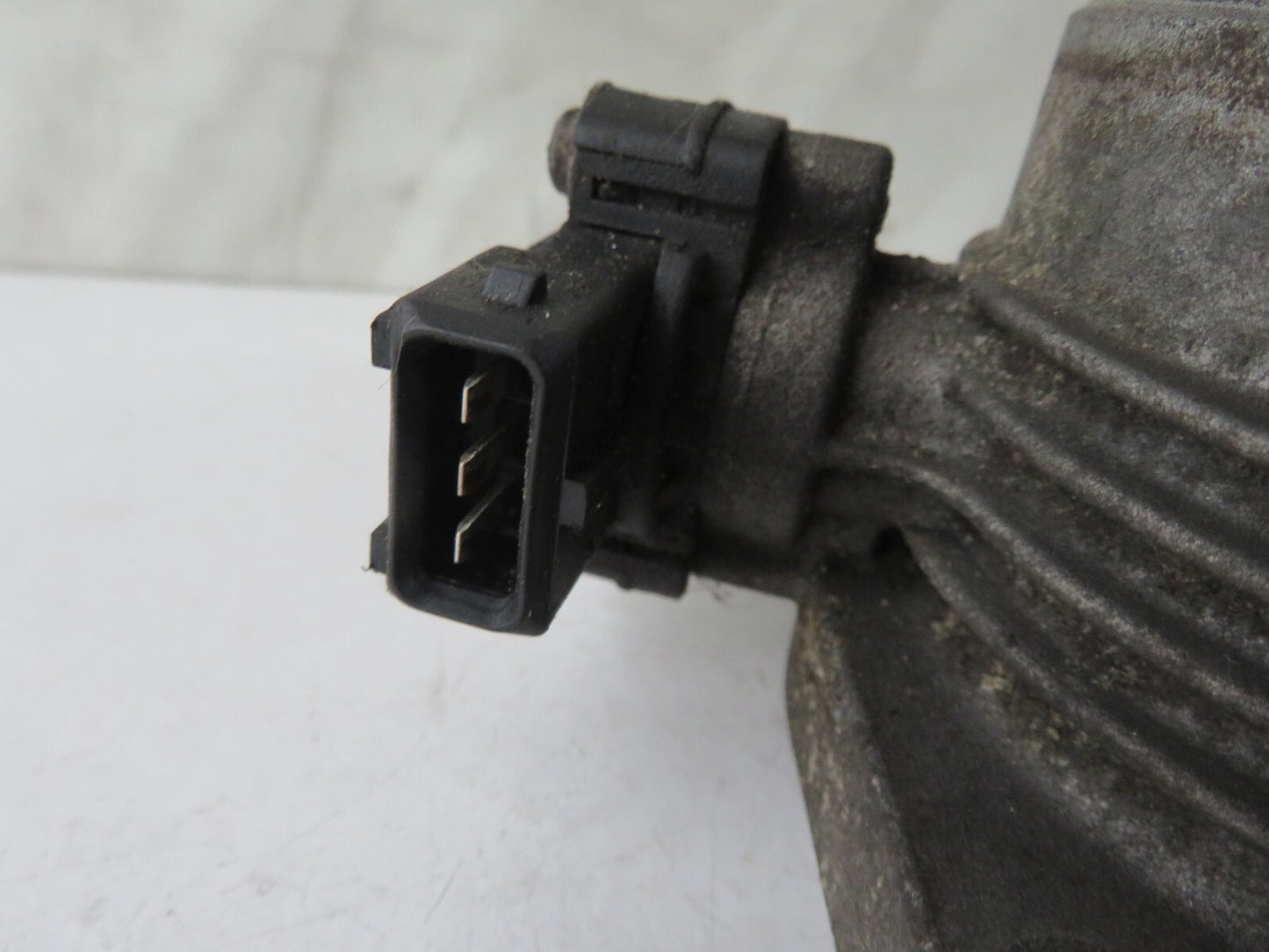 BMW E36 2.8 THROTTLE BODY INTAKE 1427174 1995-2001 MIX1332-9