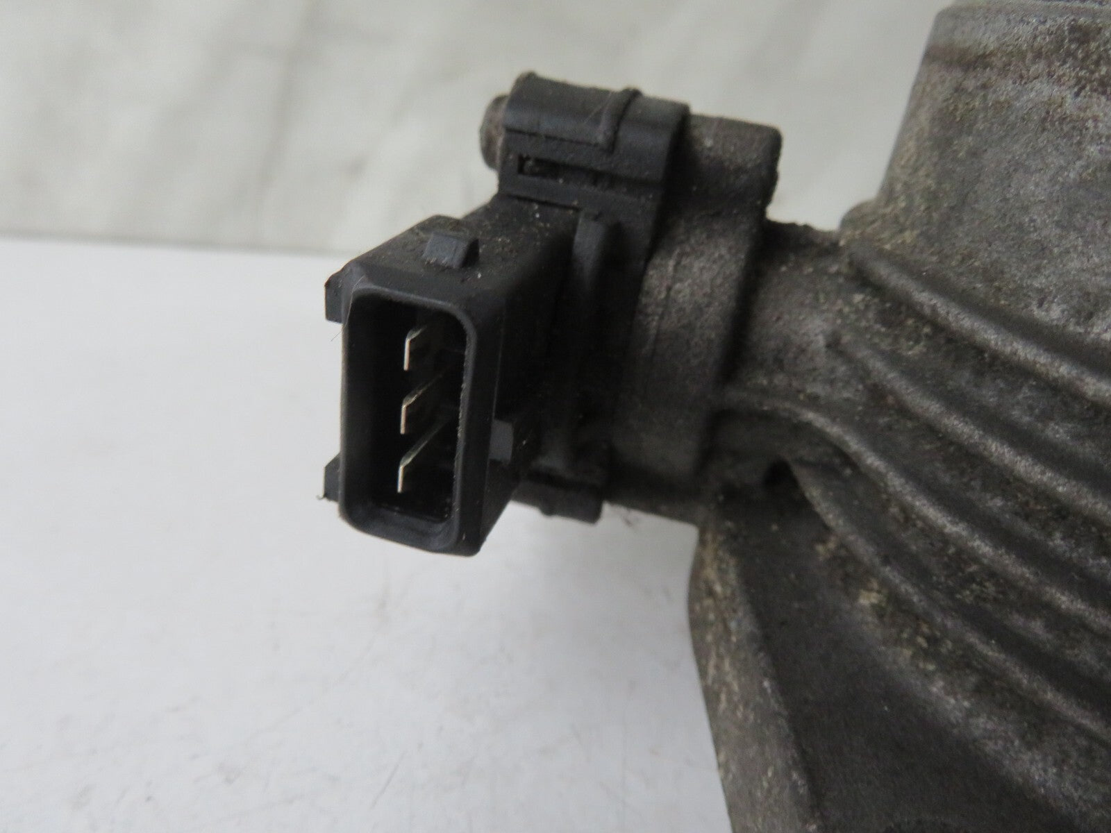 BMW E36 2.8 THROTTLE BODY INTAKE 1427174 1995-2001 MIX1332-9