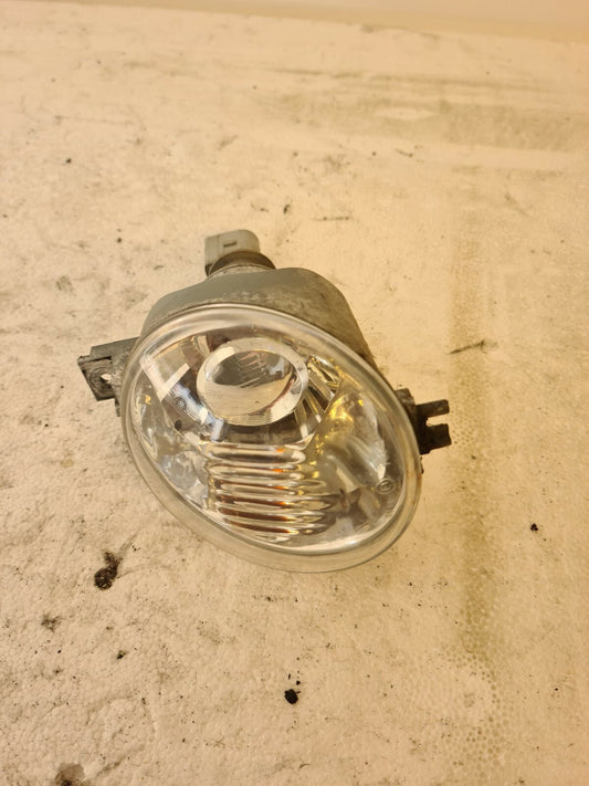 VOLKSWAGEN VW NS PASSENGER FOG LIGHT 1998-2005 A16