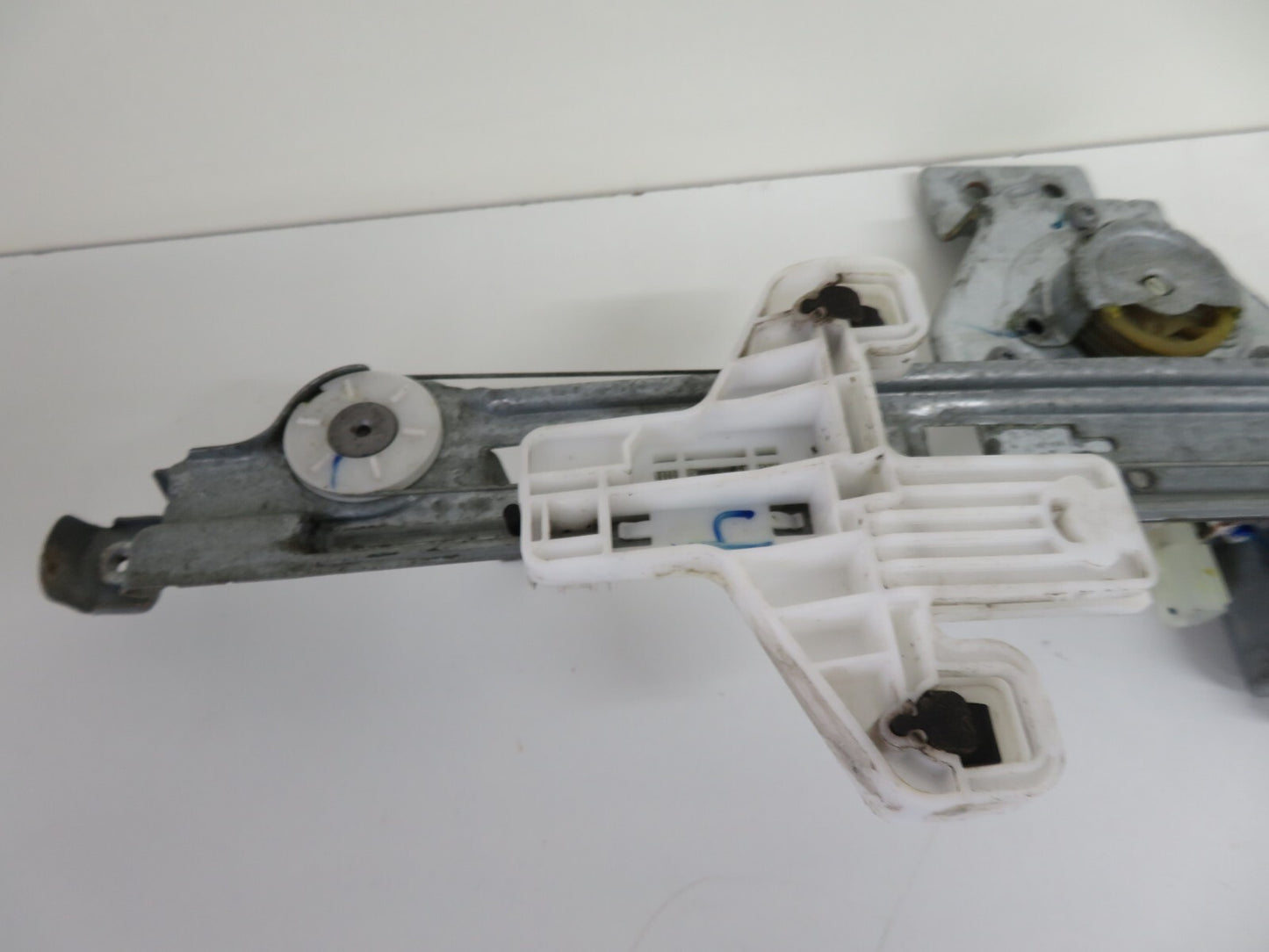 DODGE CALIBER NSR LEFT REAR WINDOW REGULATOR 05074233AA-D 2007-2012