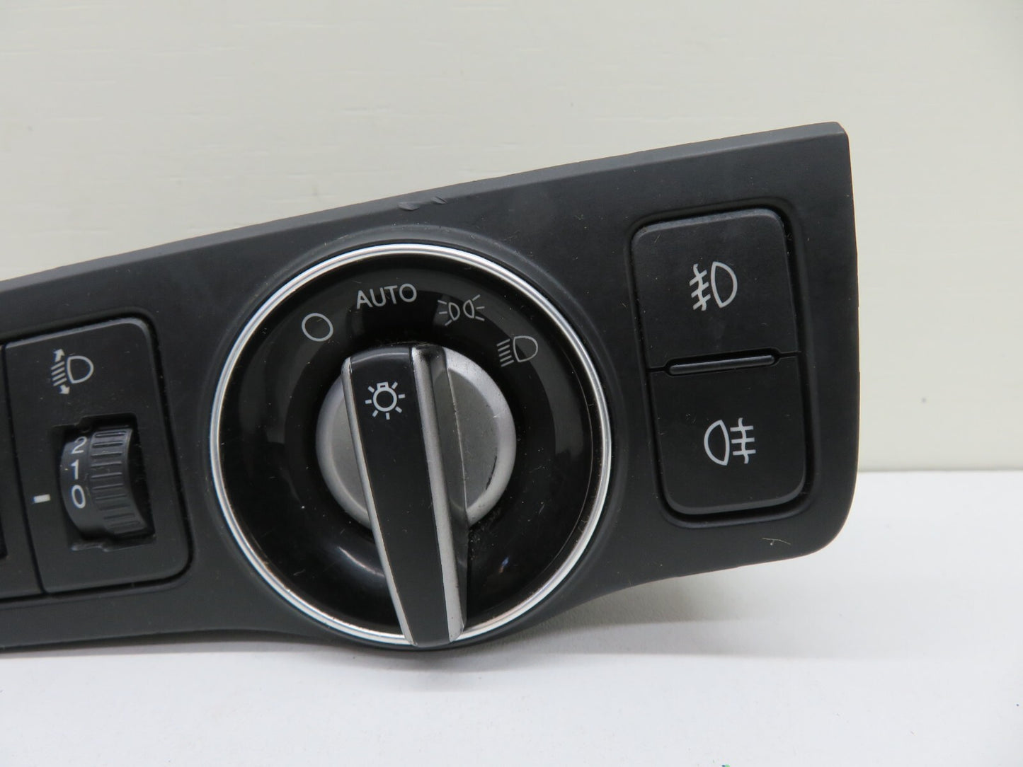 HYUNDAI I40 HEADLIGHT CONTROL SWITCHES 93300-3Z970 2011-2015 A581-12