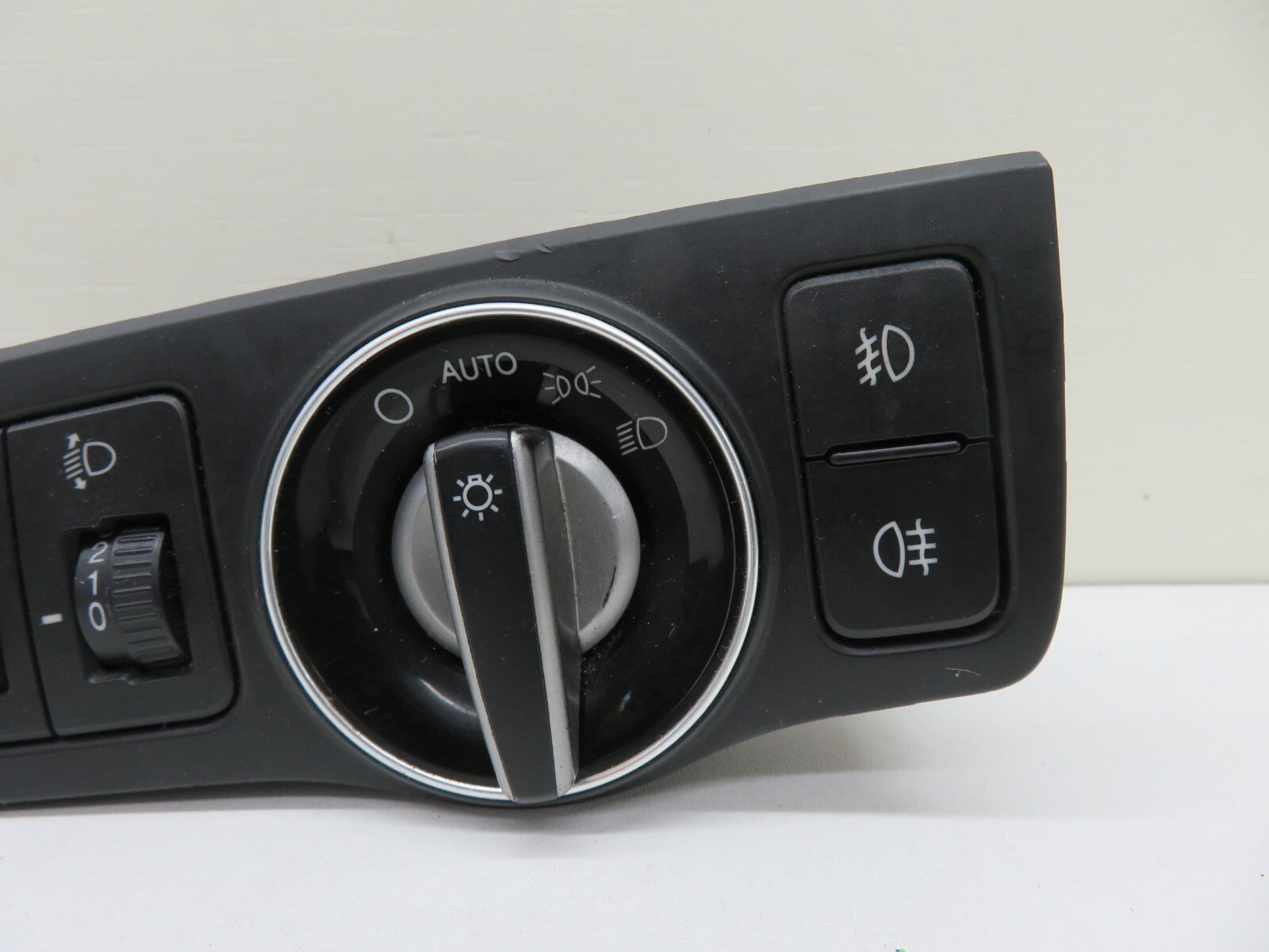 HYUNDAI I40 HEADLIGHT CONTROL SWITCHES 93300-3Z970 2011-2015 A581-12