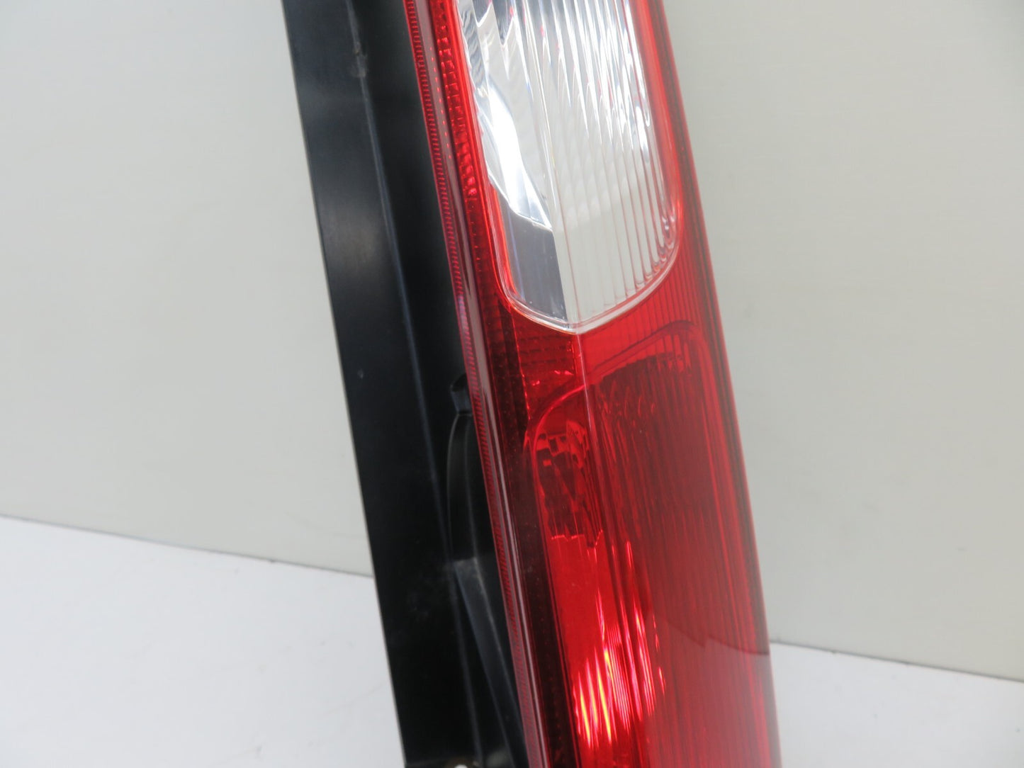 FORD FOCUS ST REAR OS DRIVER REAR TAIL LIGHT 2006-2010