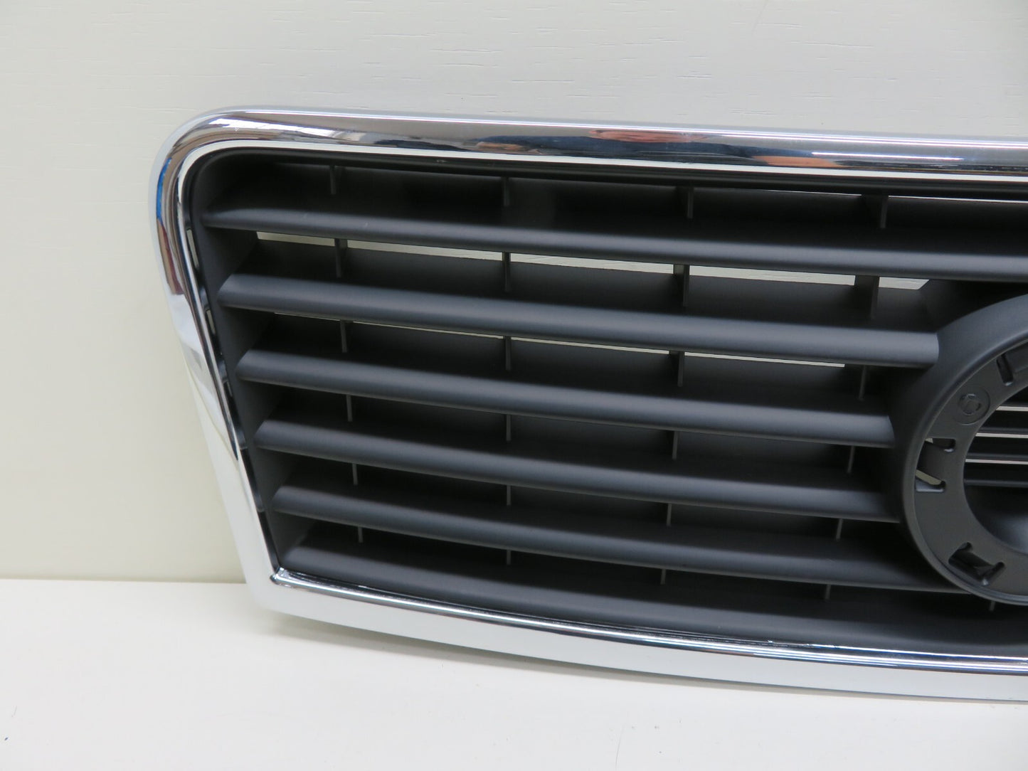 FRONT GRILLE FOR AUDI A6 2001-2004 AD0332000 PRASCO