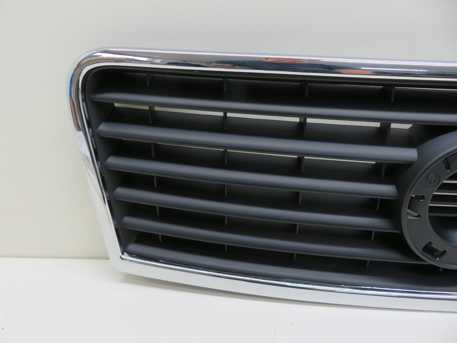 FRONT GRILLE FOR AUDI A6 2001-2004 AD0332000 PRASCO