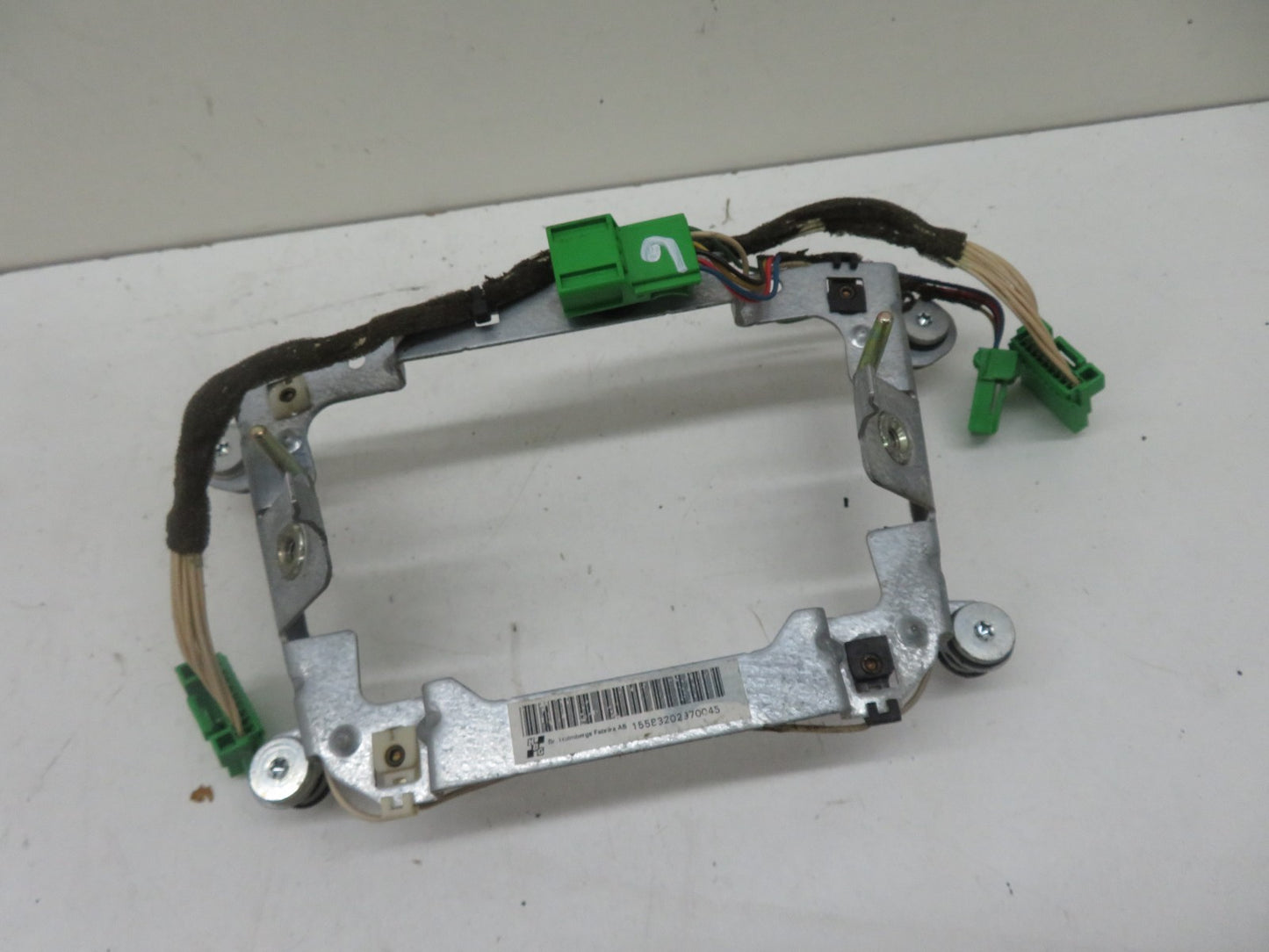 VOLVO V70 MK2 STEERING WHEEL EARTH MOUNTING BRACKET 2000-2007 1241-6