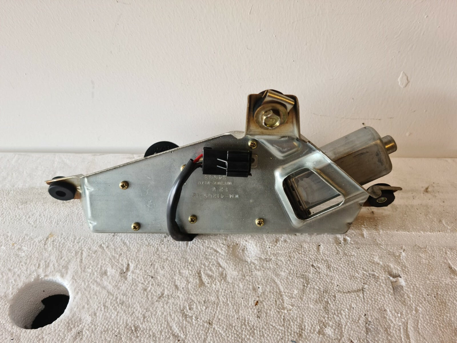 MITSTUBISHI GALANT REAR WIPER MOTOR WM412091S 1996-2002 HW52