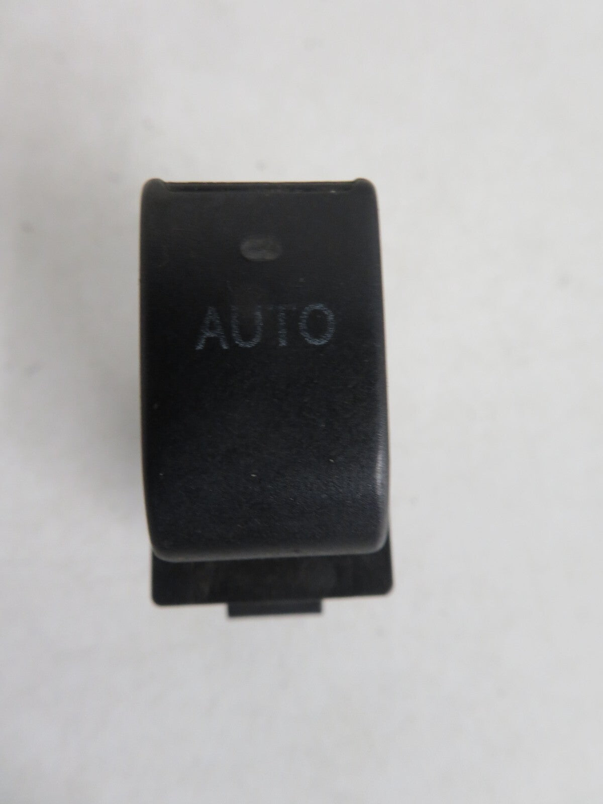 TOYOTA COROLLA FRONT WINDOW SWITCH LEFT SIDE 84810-02040  2004-2007 MIX1424-23