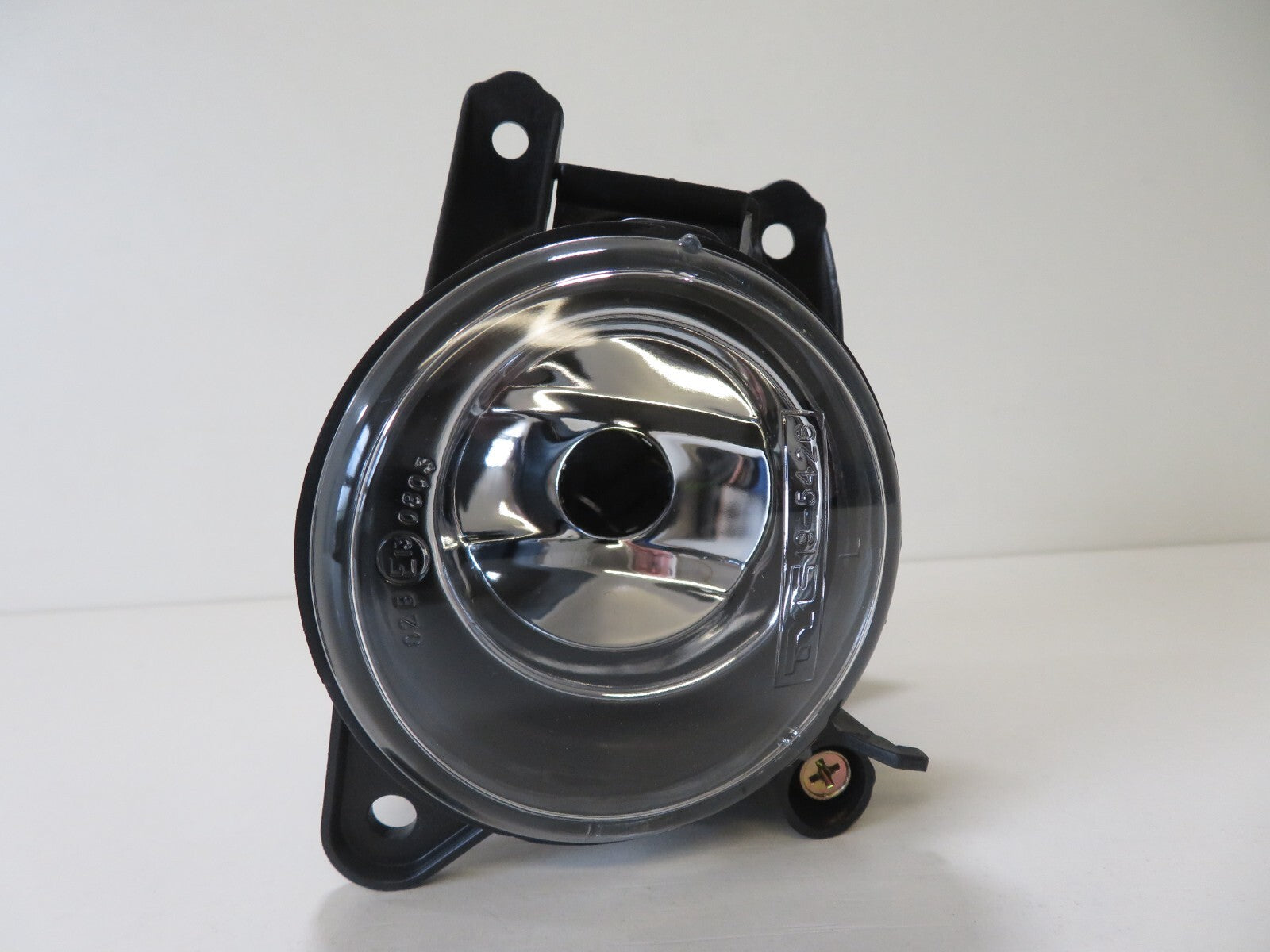 FRONT FOG LIGHT LEFT SIDE NS FOR VOLKSWAGEN POLO 1999-2001 VW0204414