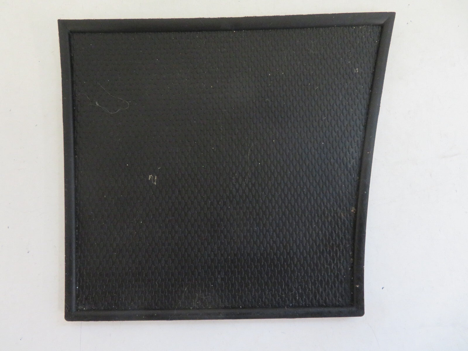 PEUGEOT 4007 RUBBER INSERT TRIM 2007-2012 1603-15