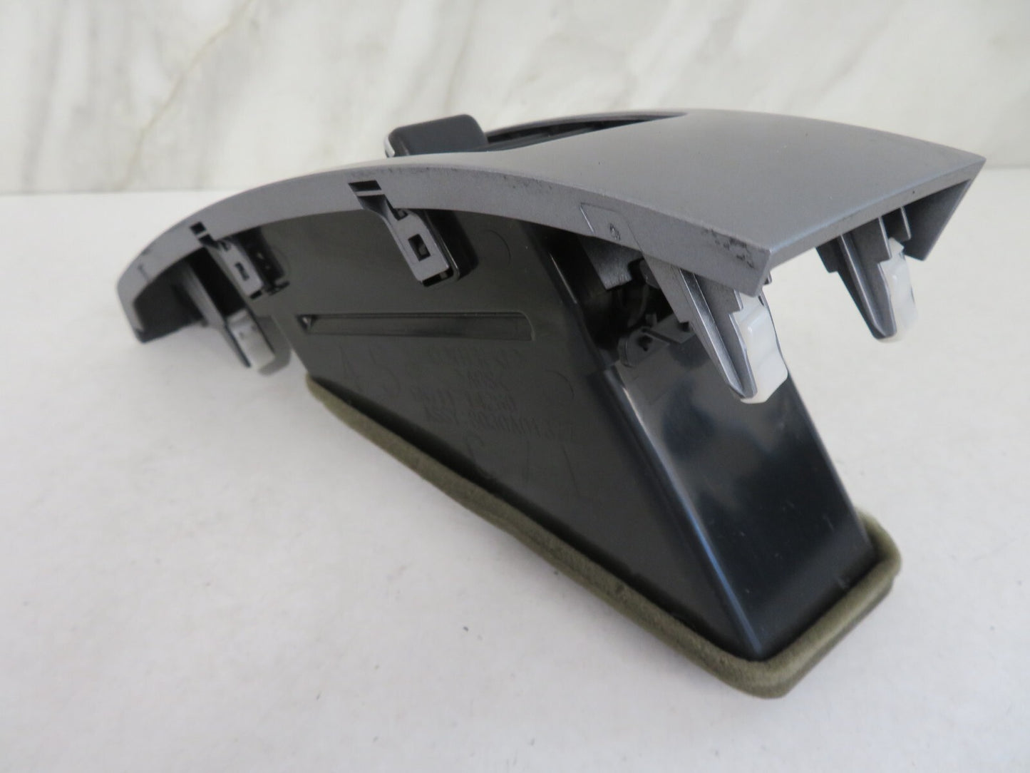 PEUGEOT 4007 DASHBOARD CENTER LEFT AIR VENT GN711-14260 2007-2012 1603-7