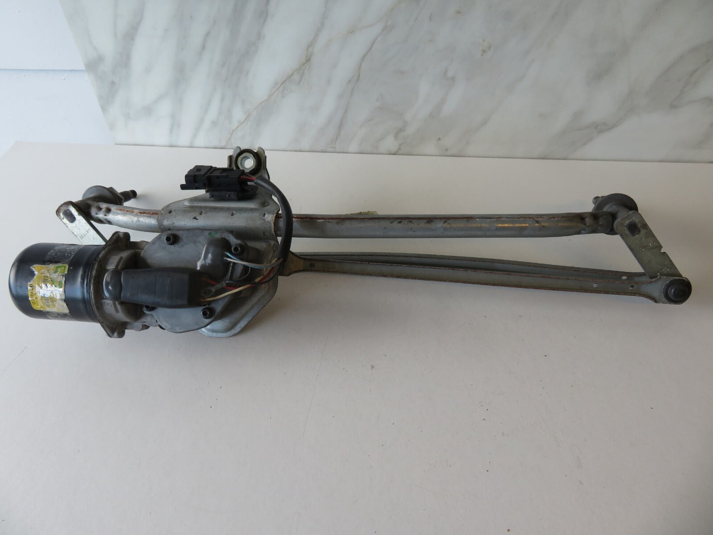 RENAULT LAGUNA MK2 FRONT WIPER MOTOR WITH LINKAGE 2000-2007 AMS1132