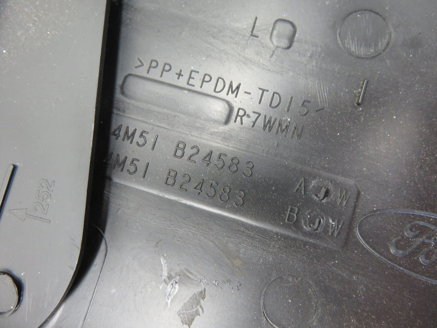 FORD FOCUS ST 225 NS PASSENGER B PILLAR TRIM 4M51-B24583-A 2006-2010 1232-5