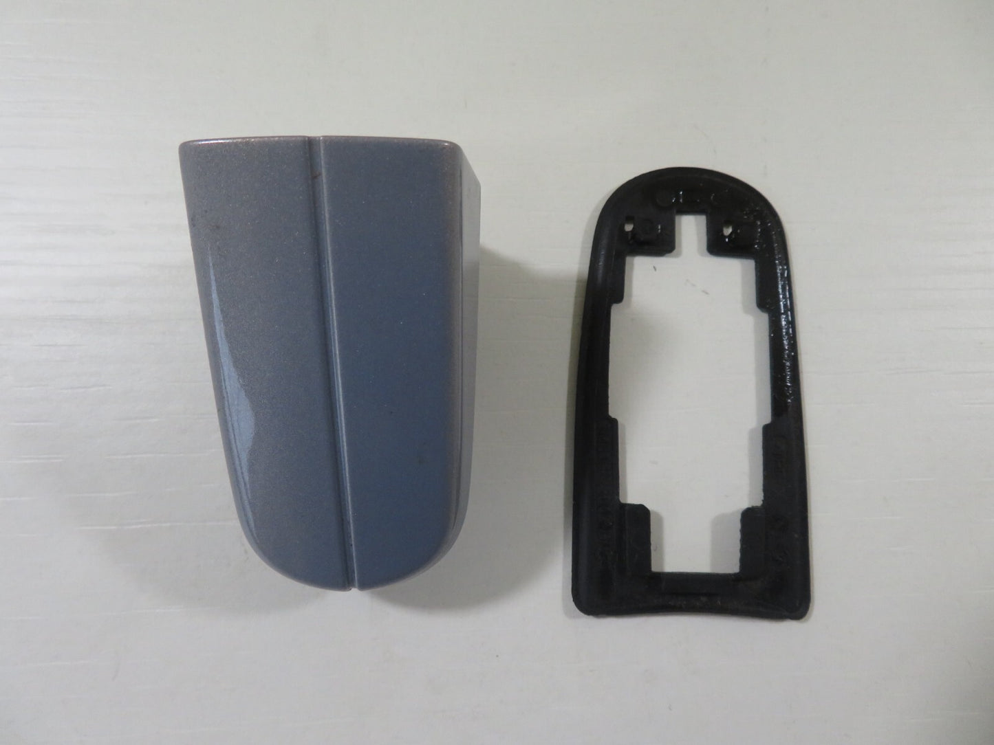 FORD C MAX GRAND NSF PASSENGER DOOR HANDLE END CAP 2011-2015 1724-11