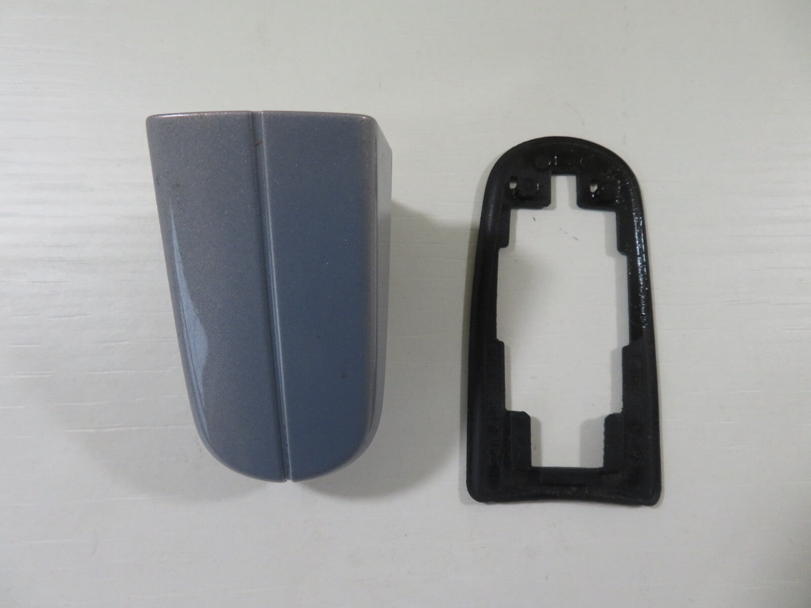 FORD C MAX GRAND NSF PASSENGER DOOR HANDLE END CAP 2011-2015 1724-11