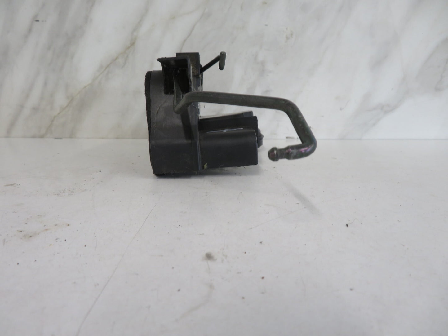 HYUNDAI MATRIX NSF PASSENGER DOOR LOCK CATCH 2005-2009 HYMIX1411-4