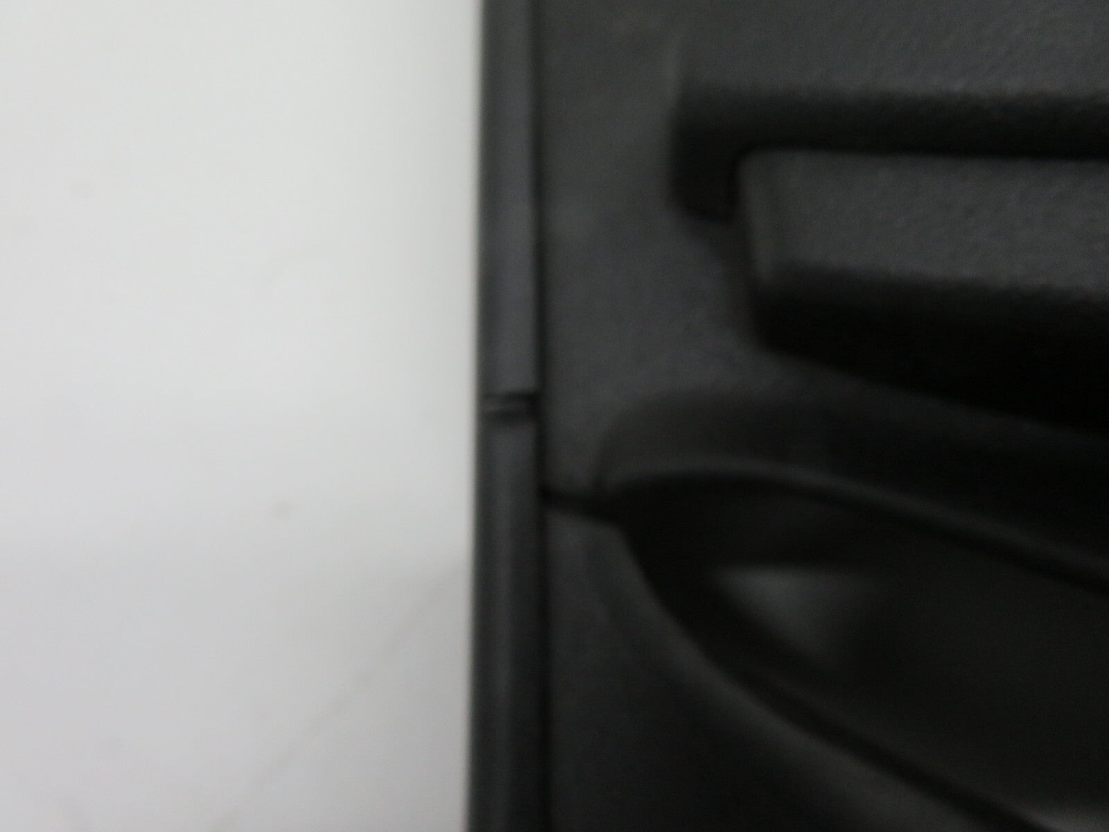 FORD FOCUS MK2 ST225 OS DRIVER B PILLAR TRIM 4M51-B24582-A 2006-2010 1654-2