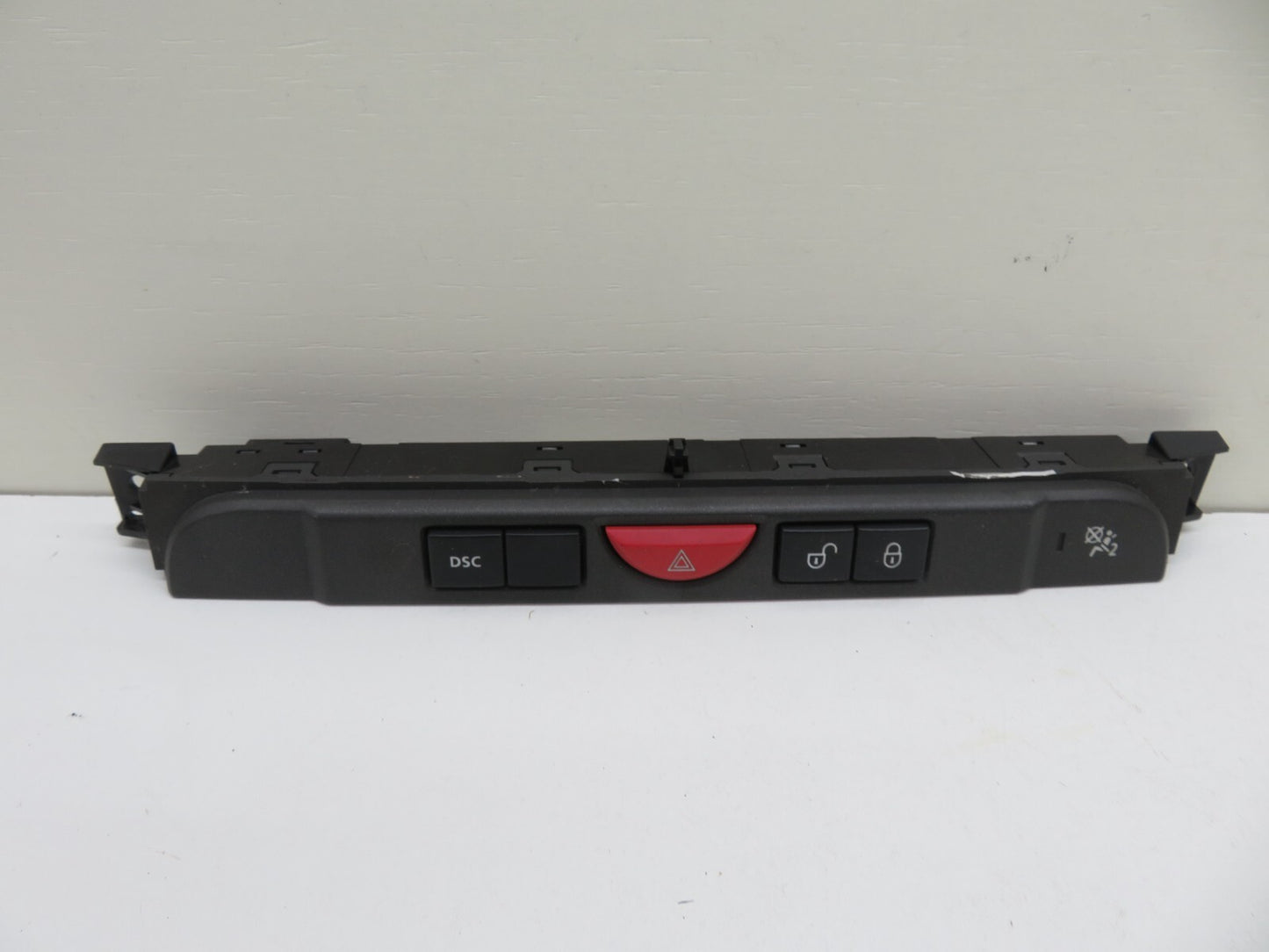 LAND ROVER DISCOVERY 3 HAZARD SWITCH DOOR LOCK SWITCHES 2005-2009 1212-12