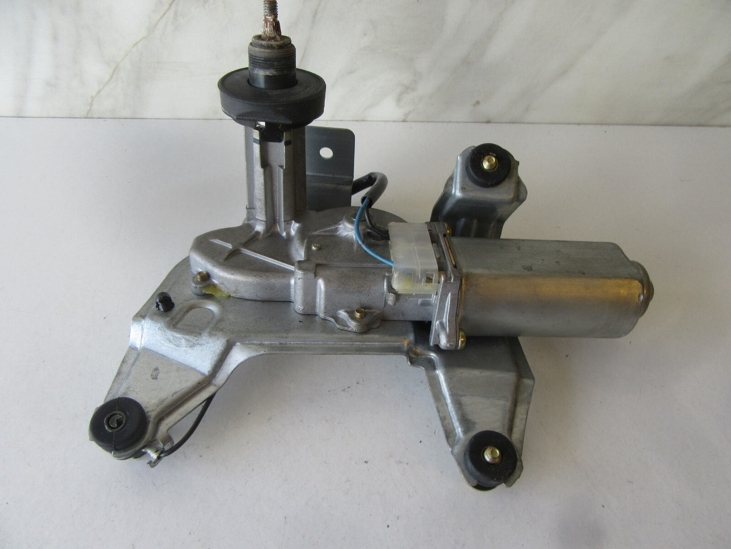 DAIHATSU YRV REAR WIPER MOTOR 85130-97402 2000-2005 HW03