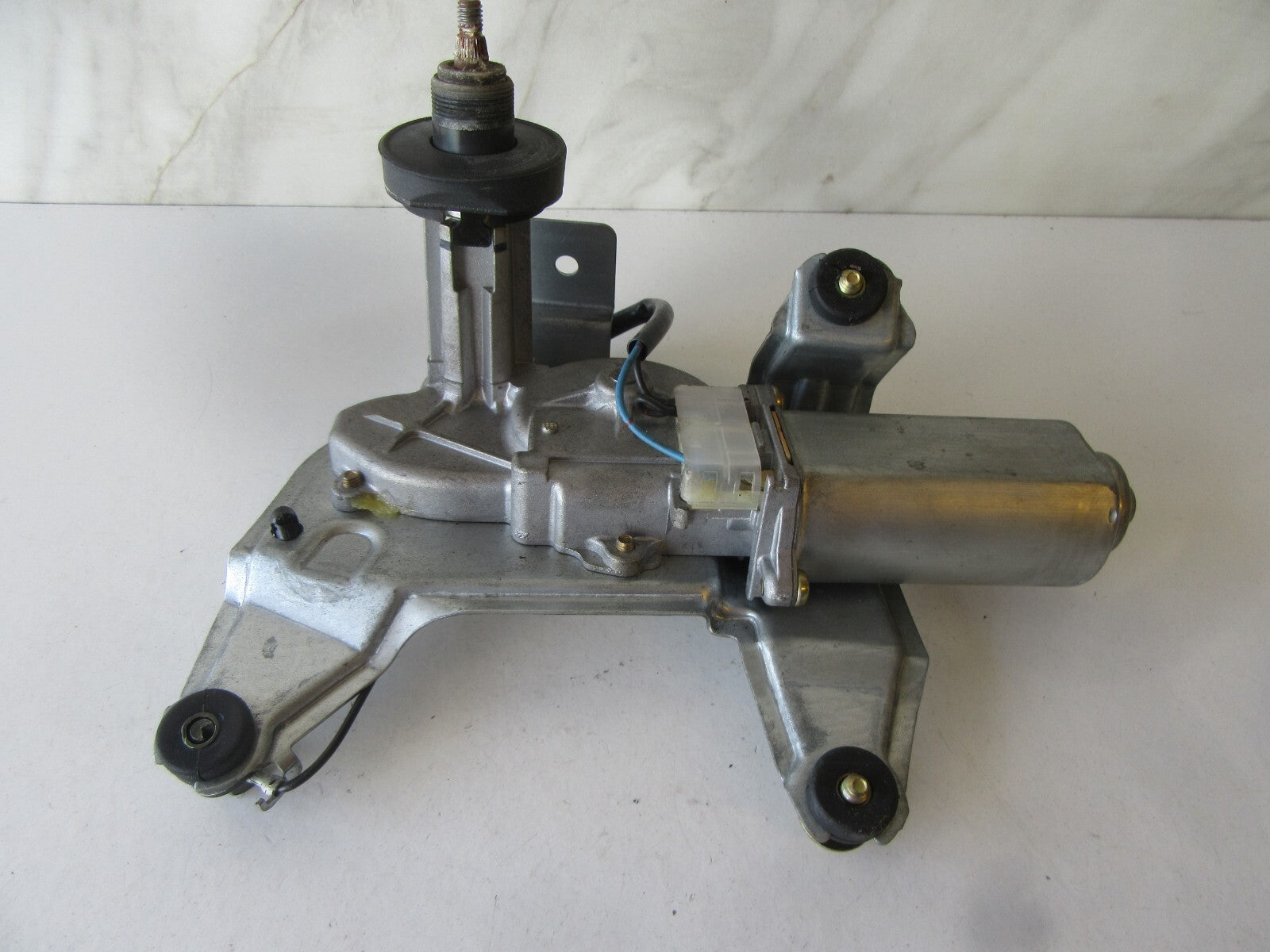 DAIHATSU YRV REAR WIPER MOTOR 85130-97402 2000-2005 HW03