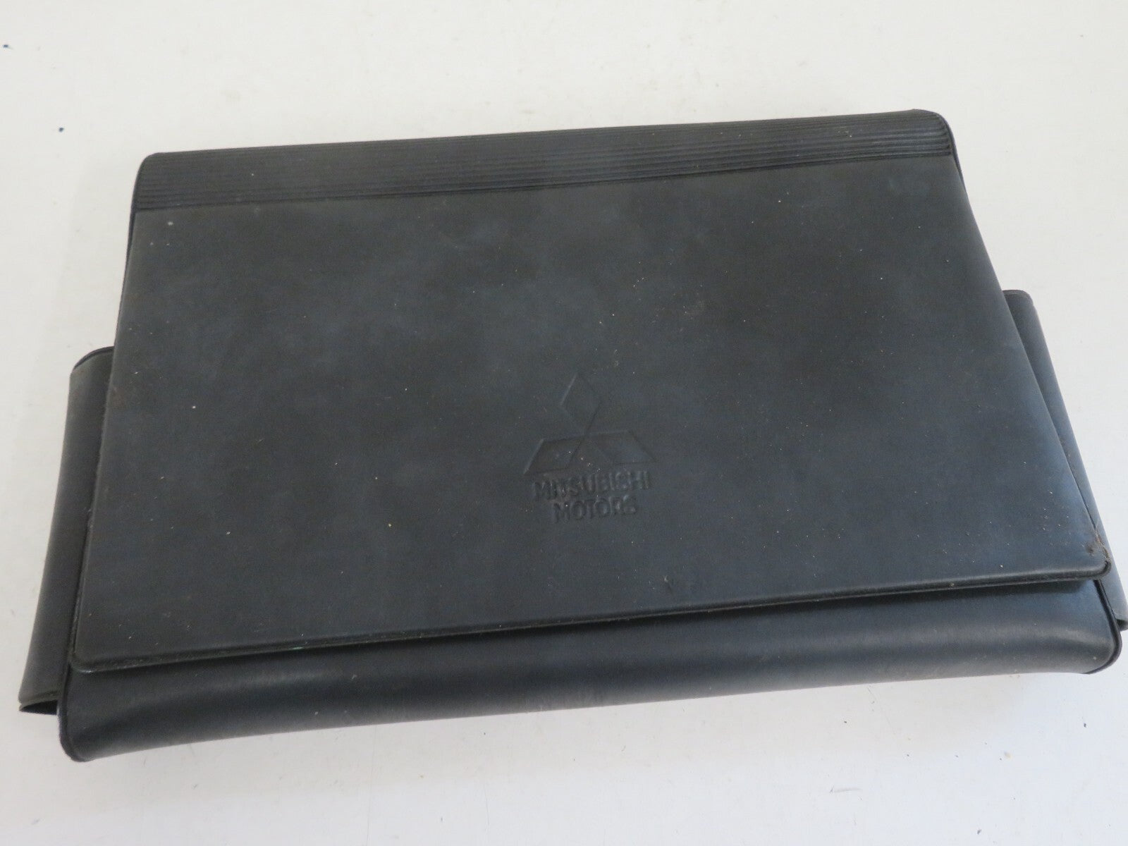 VOLVO V40 OWNERS MANUAL WITH FOLDER 1995-2004 AMS-1