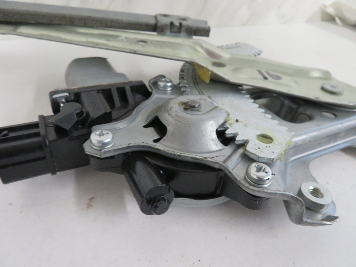 PEUGEOT 4007 OSR WINDOW REGULATOR 2007-2012 1630-15