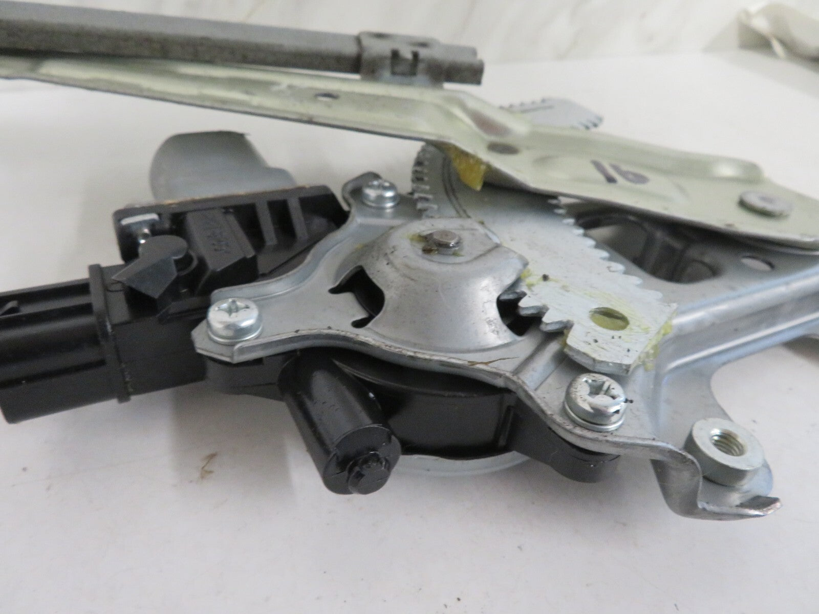 PEUGEOT 4007 OSR WINDOW REGULATOR 2007-2012 1630-15