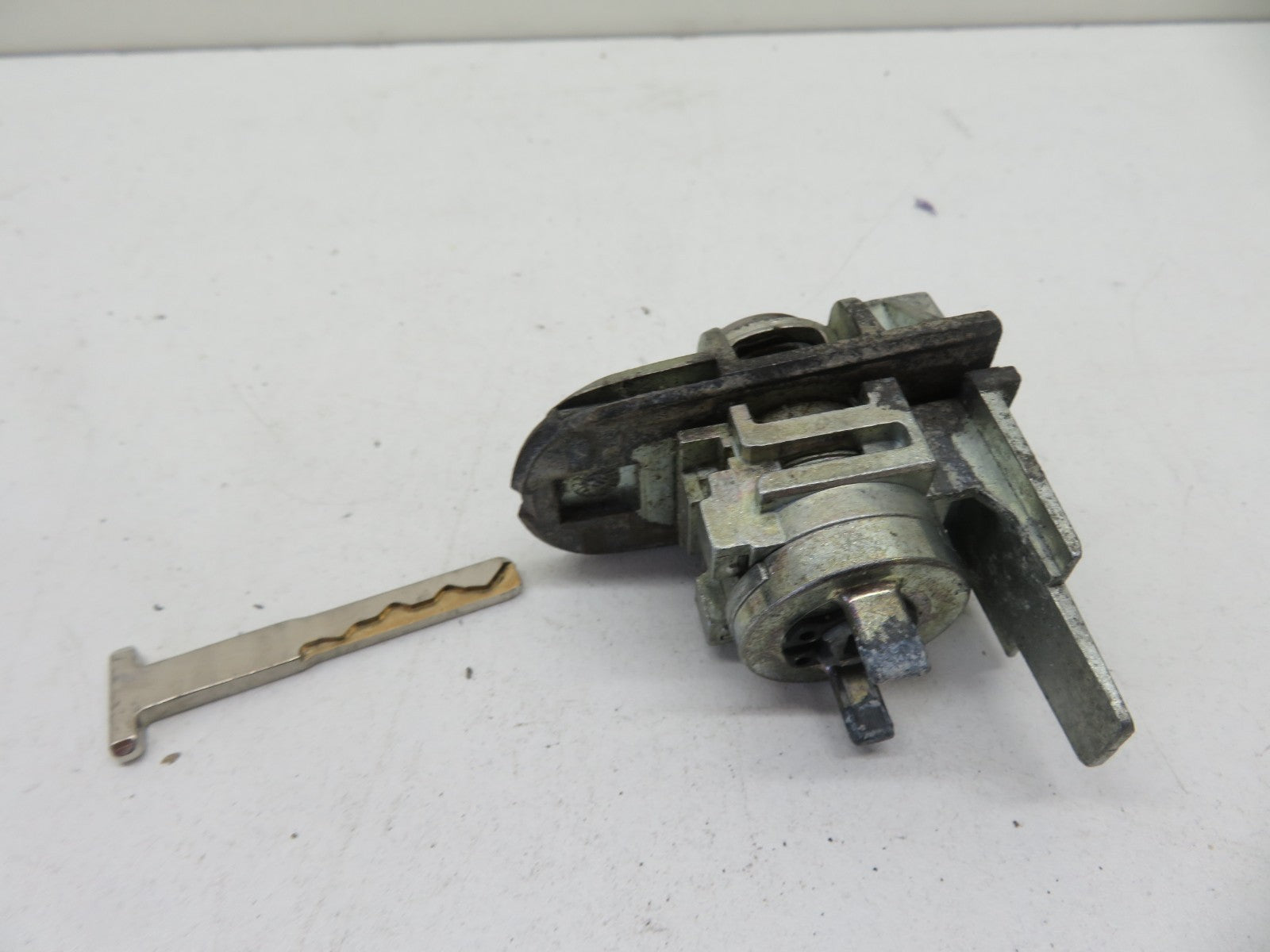 FORD C MAX DOOR LOCK WITH KEY BLADE 2011-2015 1691-7